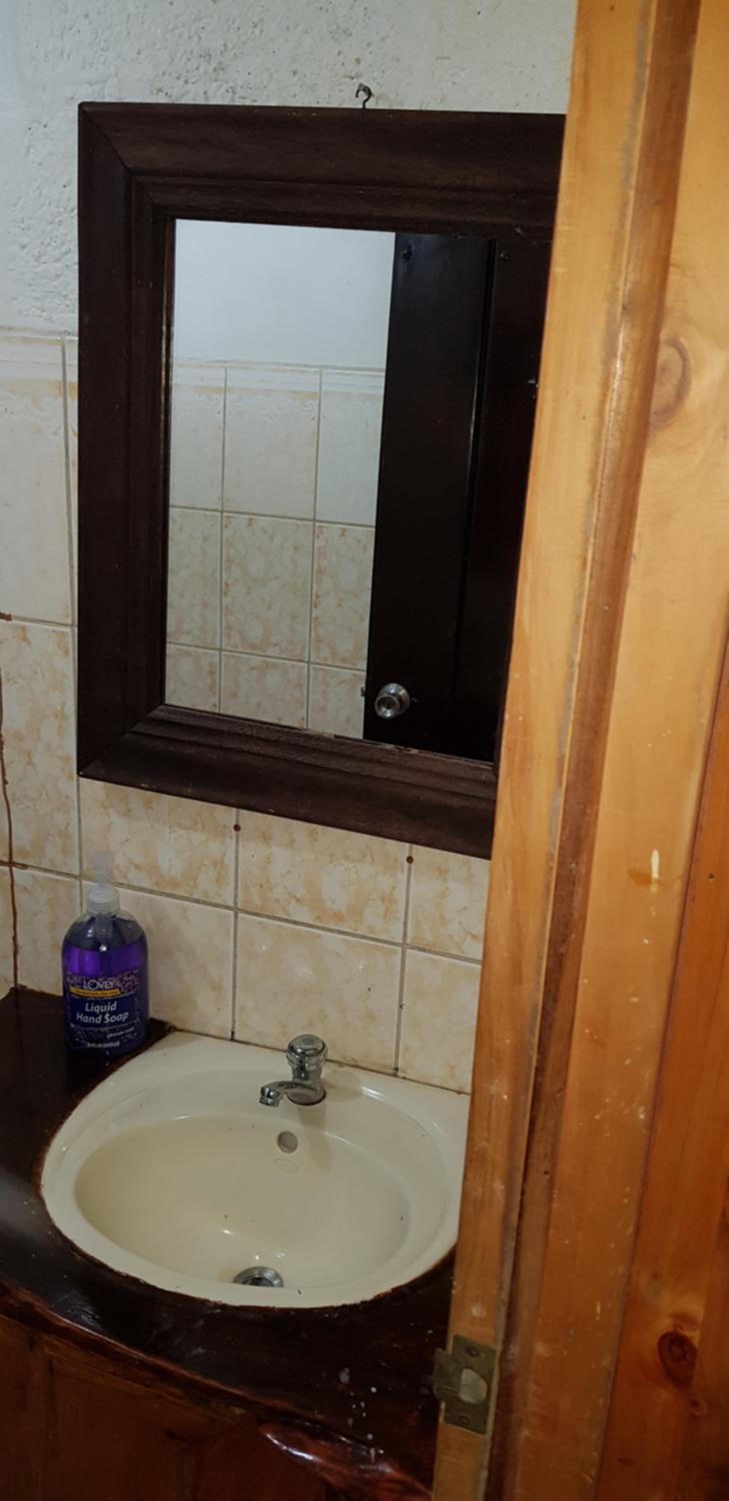 Economy Quadruple Room with Shared Bathroom photo 2