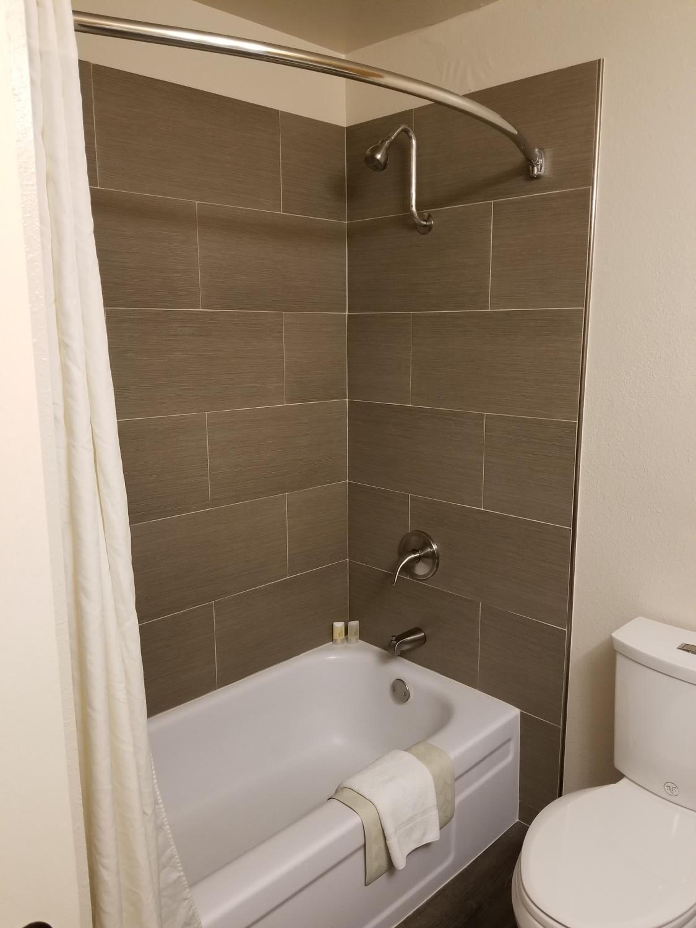 Deluxe Queen Room - Photo 4
