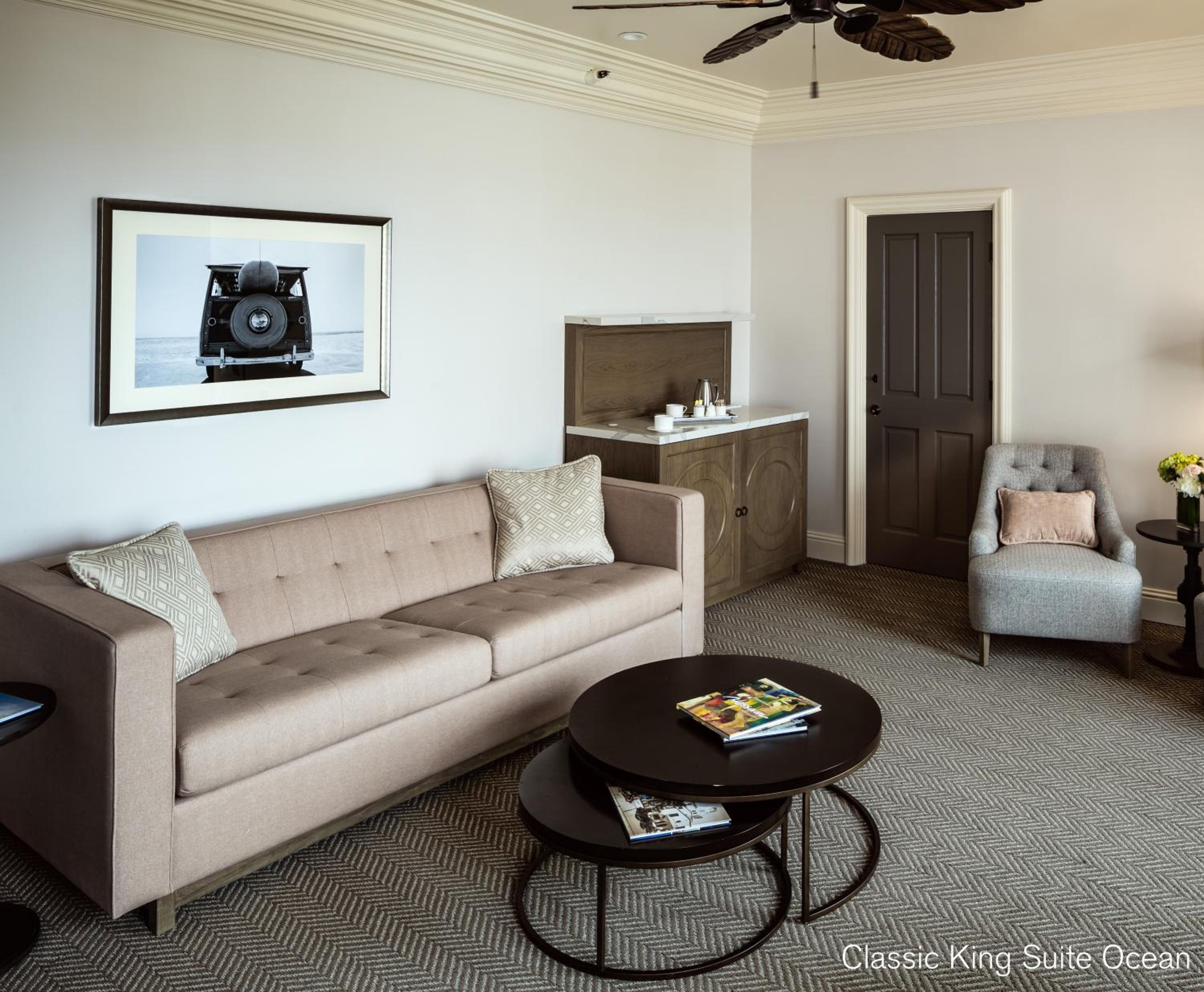 Classic King Suite with Ocean View - Photo 3