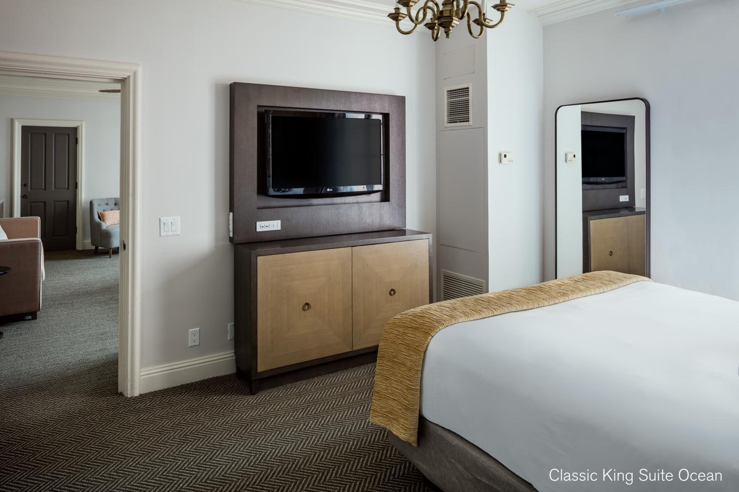 Classic King Suite with Ocean View - Photo 1