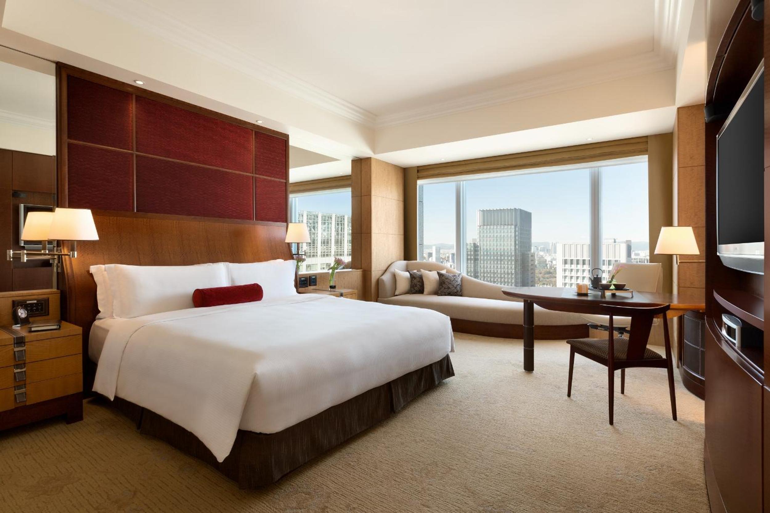 Deluxe Imperial Garden View King Room