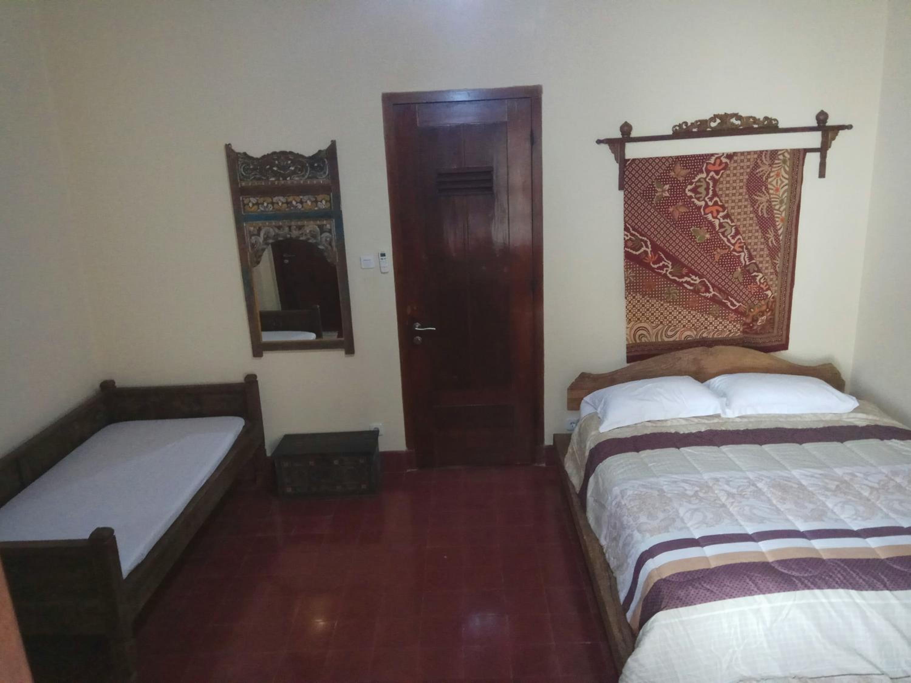 Large Double Room - Photo 1