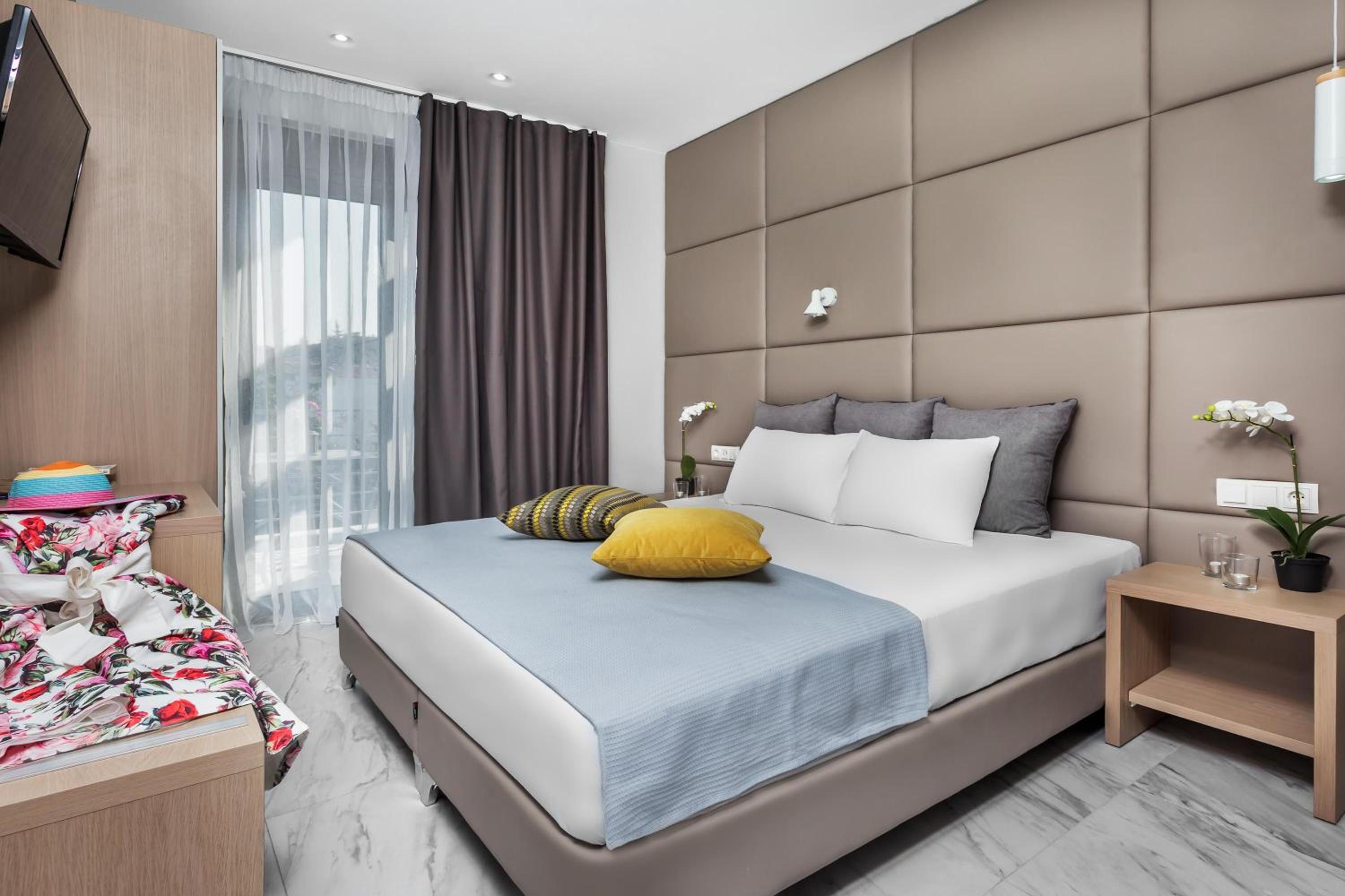 Deluxe Family Suite photo 1