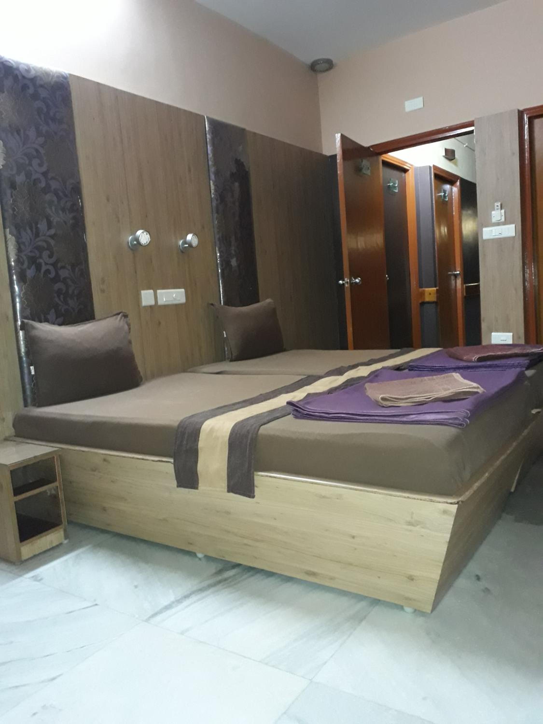 Deluxe Room - Photo 2