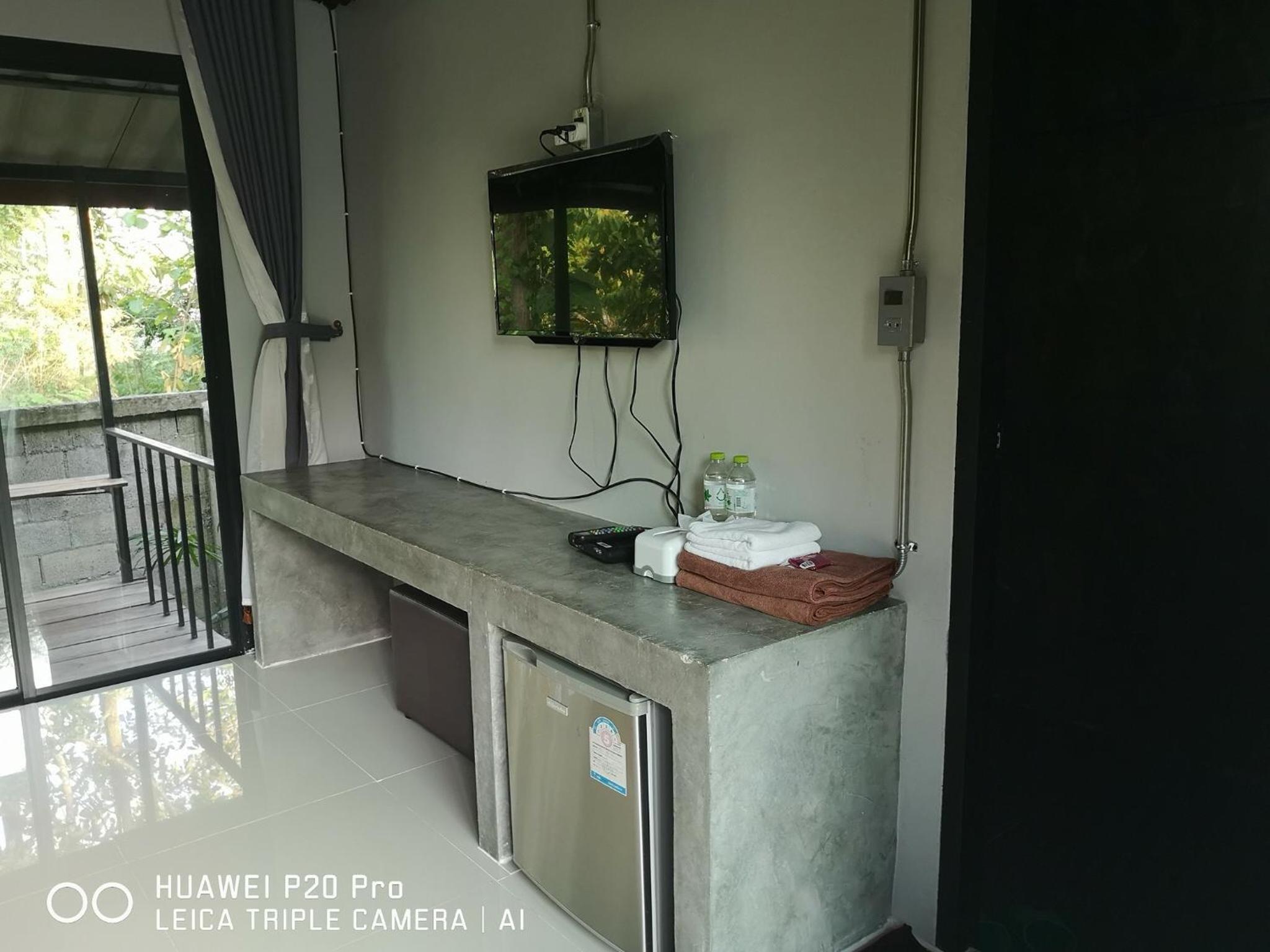 Twin Room with Balcony - Photo 4