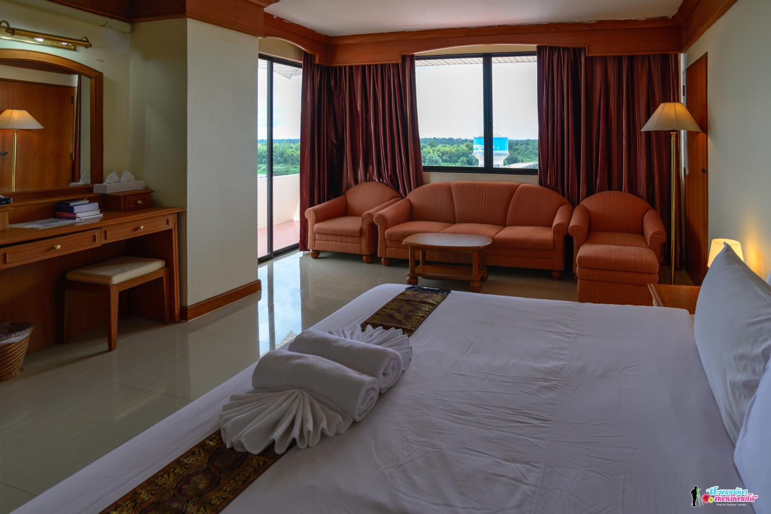 Deluxe King Room photo 2