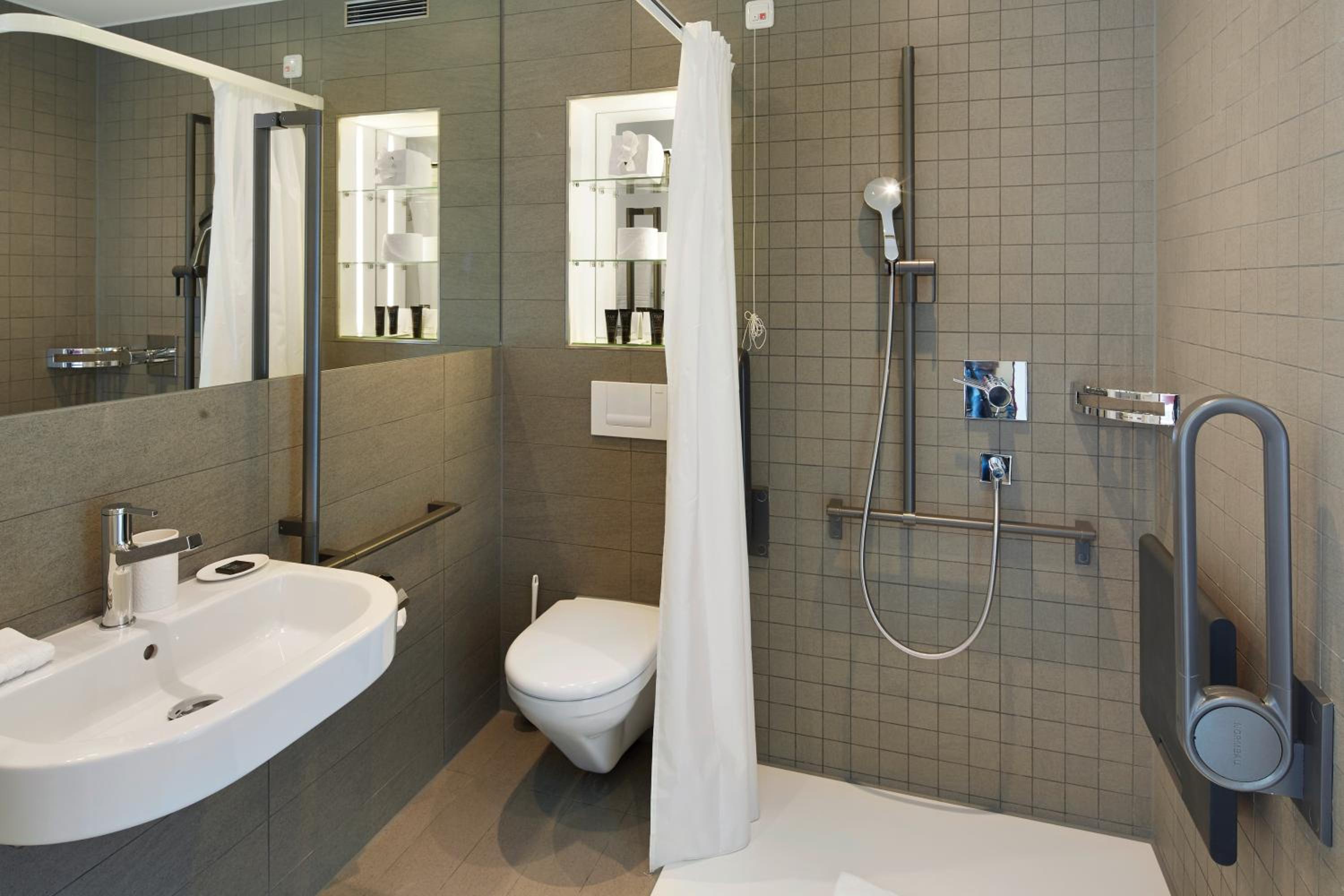 Superior Double Room with Lake View - Photo 3