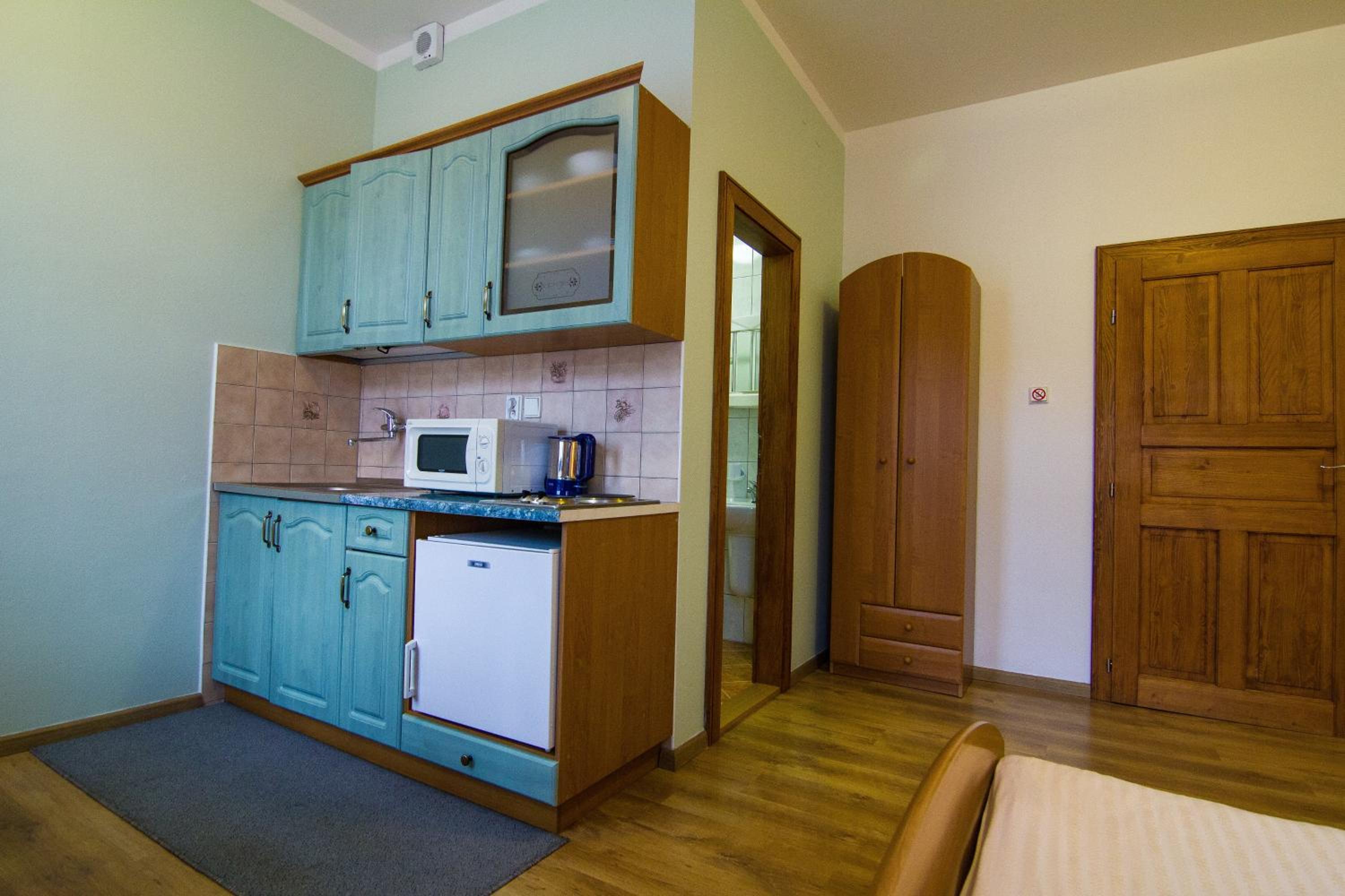 Apartment with Kitchen and Garage (2 Adults) B photo 2