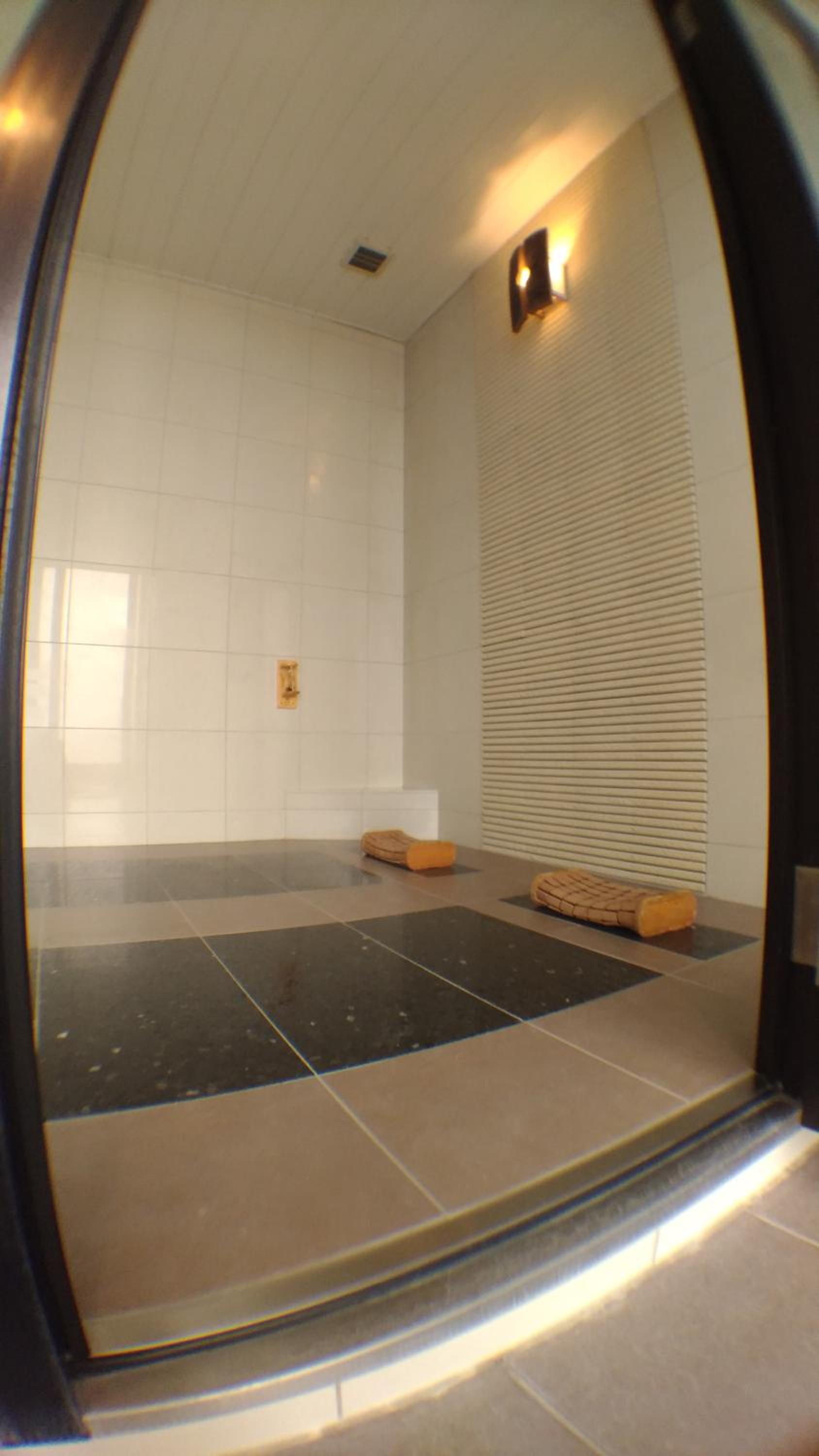 Deluxe King with Bedrock Bath & Ocean View - Smoking photo 2