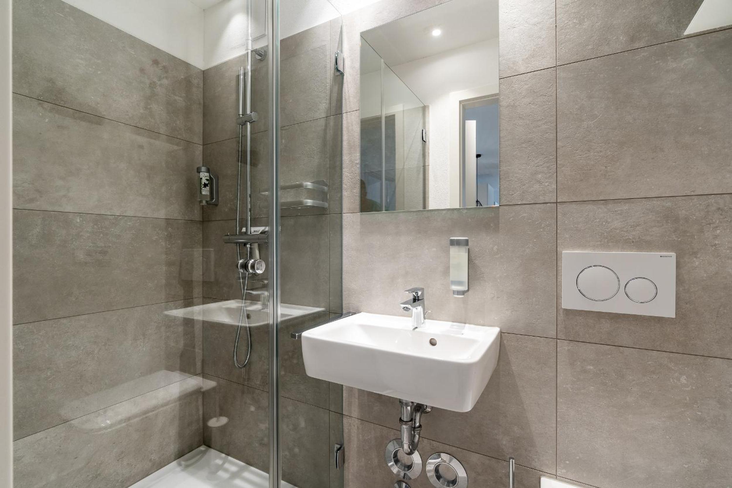 One-Bedroom Apartment - Photo 7