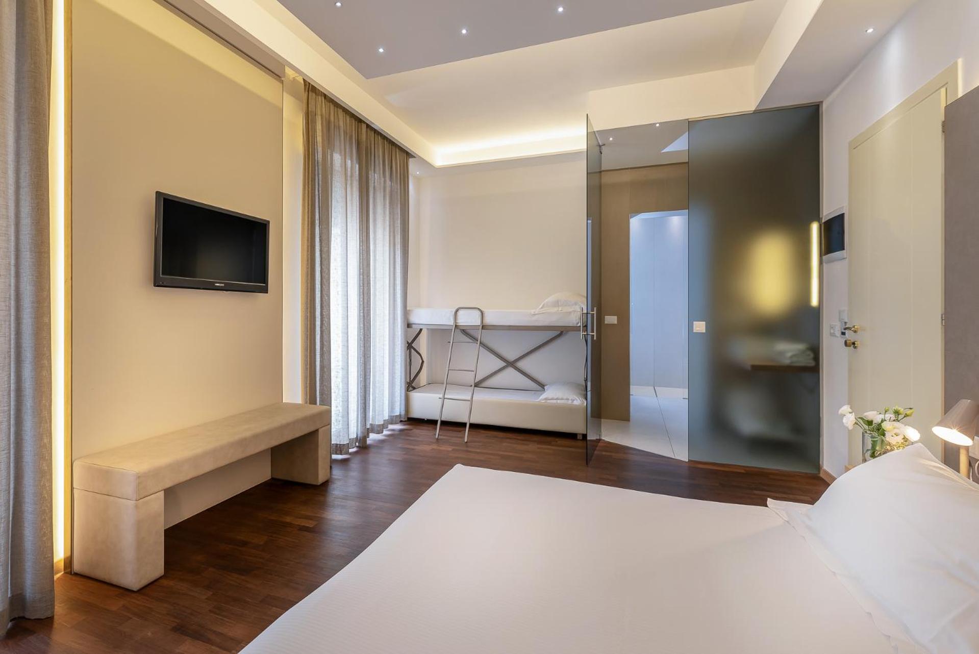 Family Room with Balcony - Photo 6
