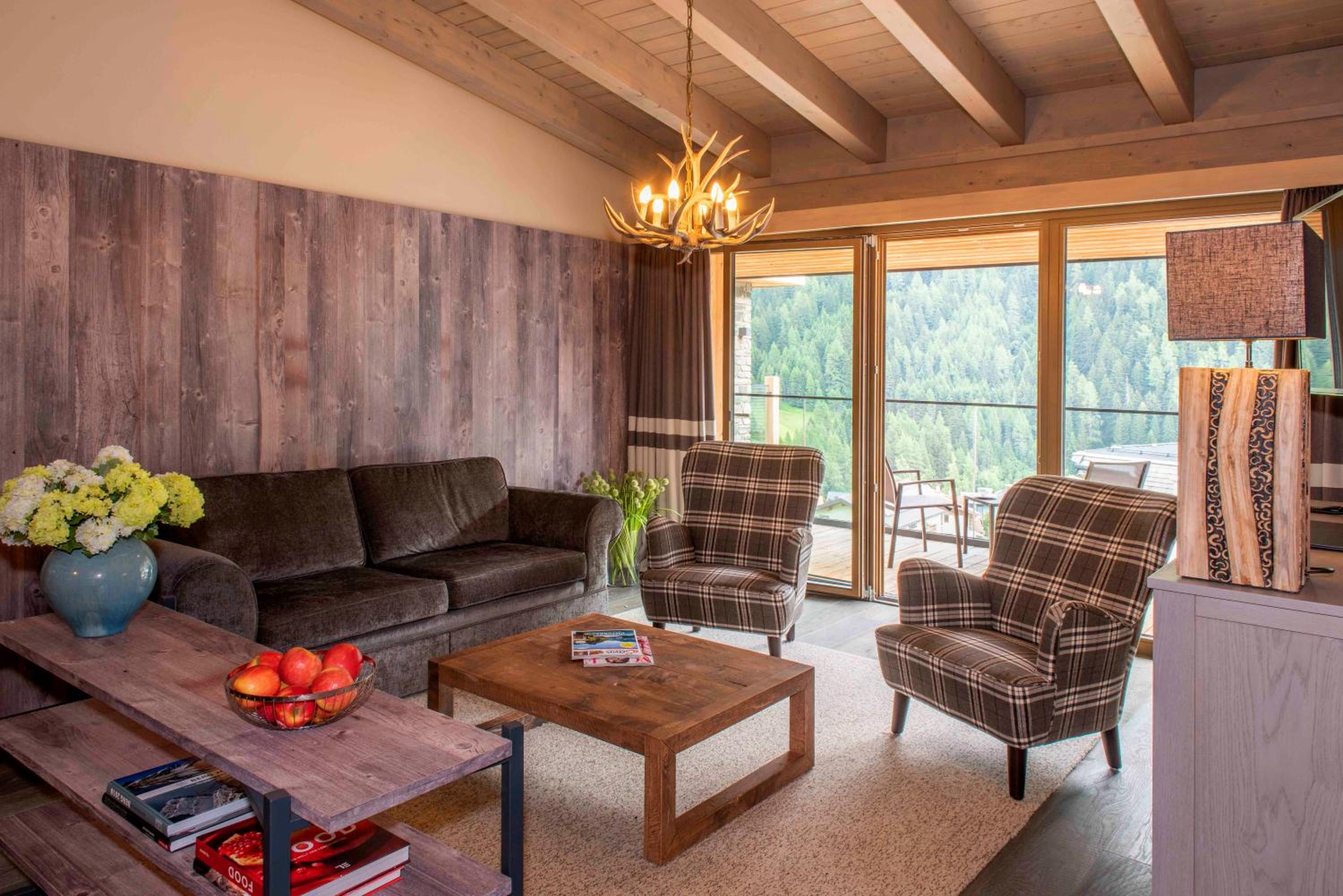 Superior Three-Bedroom Penthouse photo 2