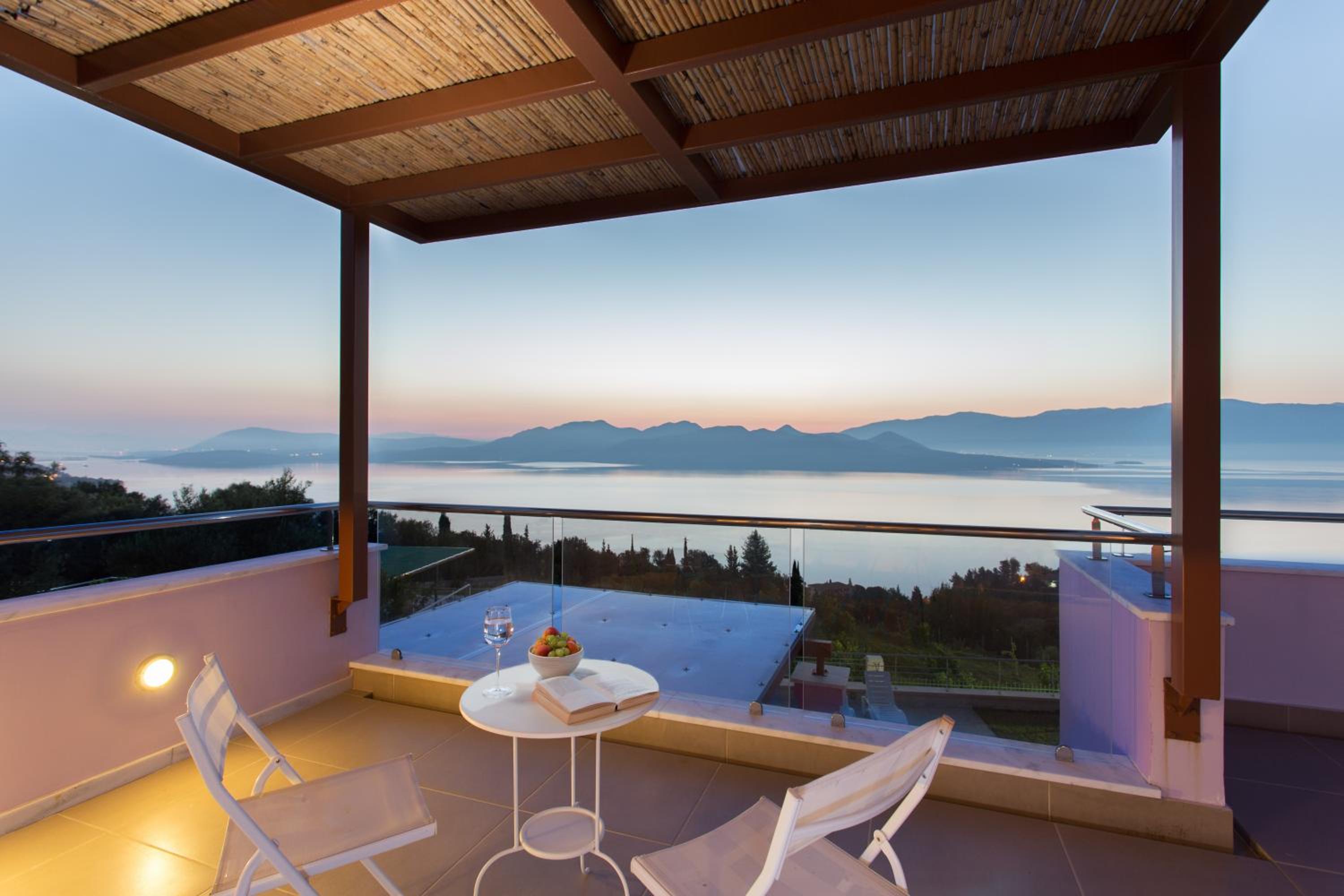 Villa with Sea View photo 3