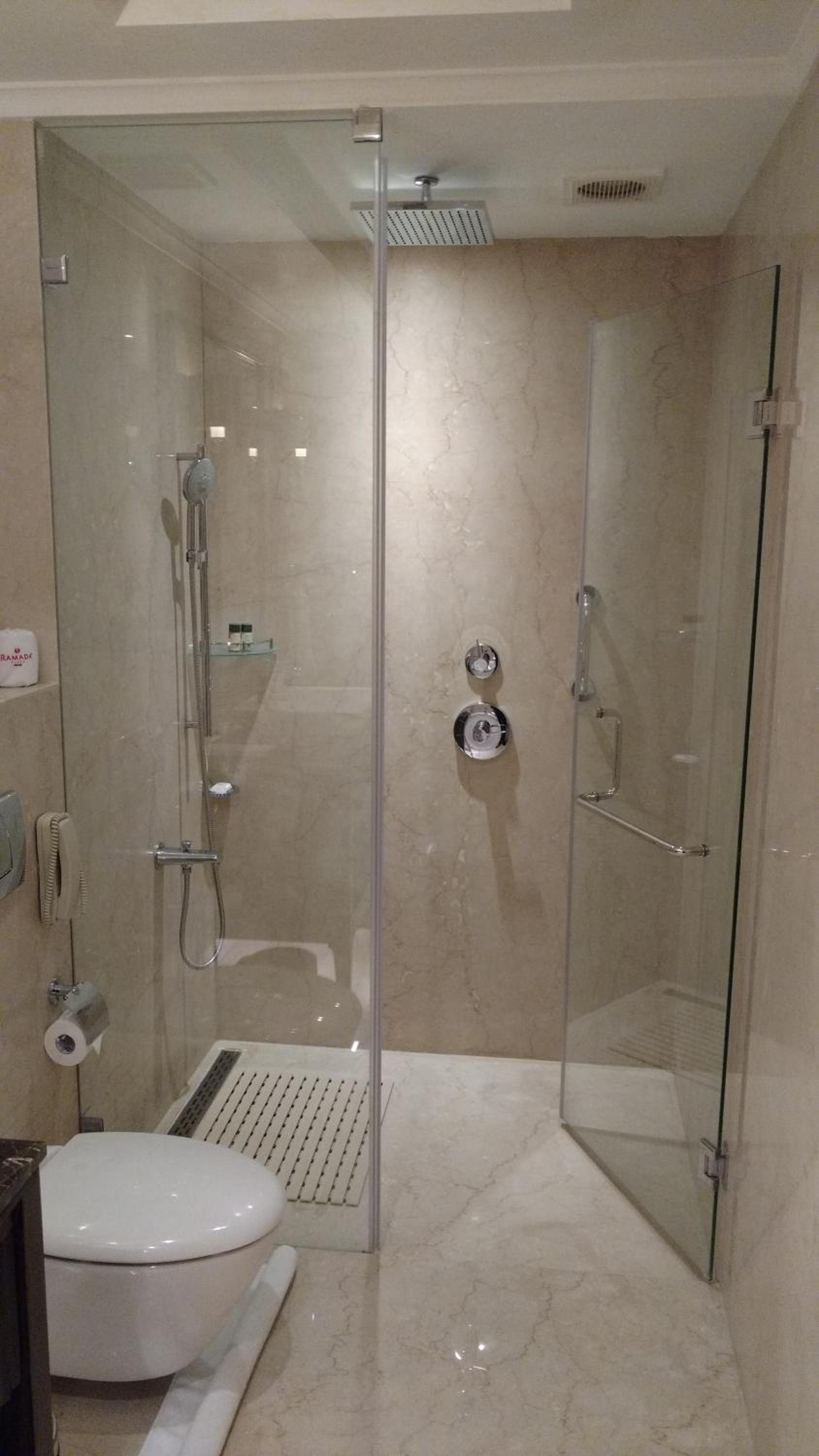 King Accessible/Non-Smoking Room