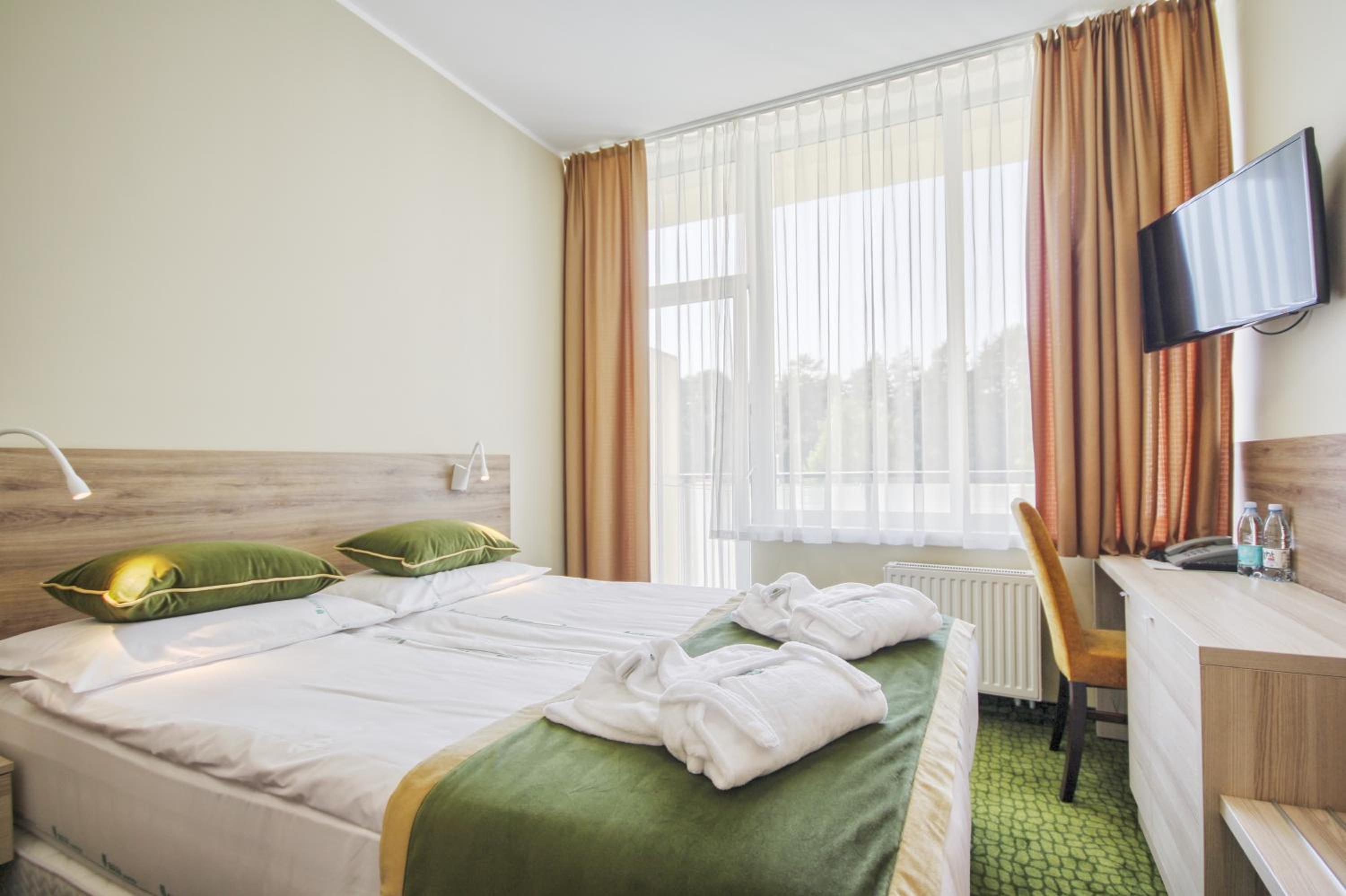 Small Double Room with 7 Treatments photo 1