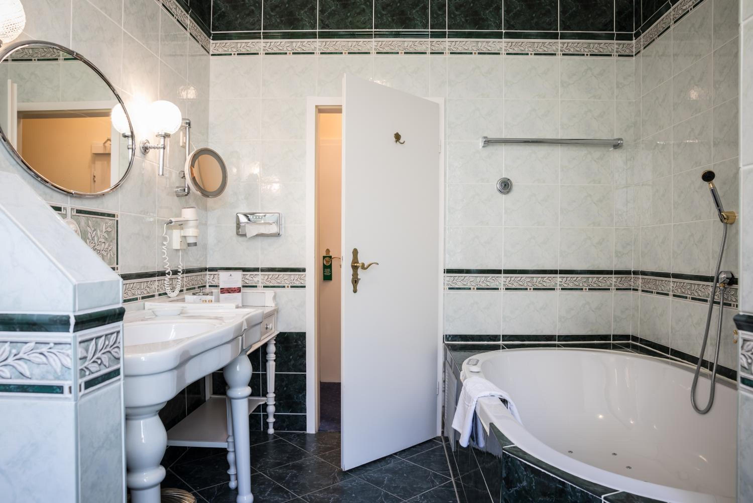 Junior Suite - Photo 23