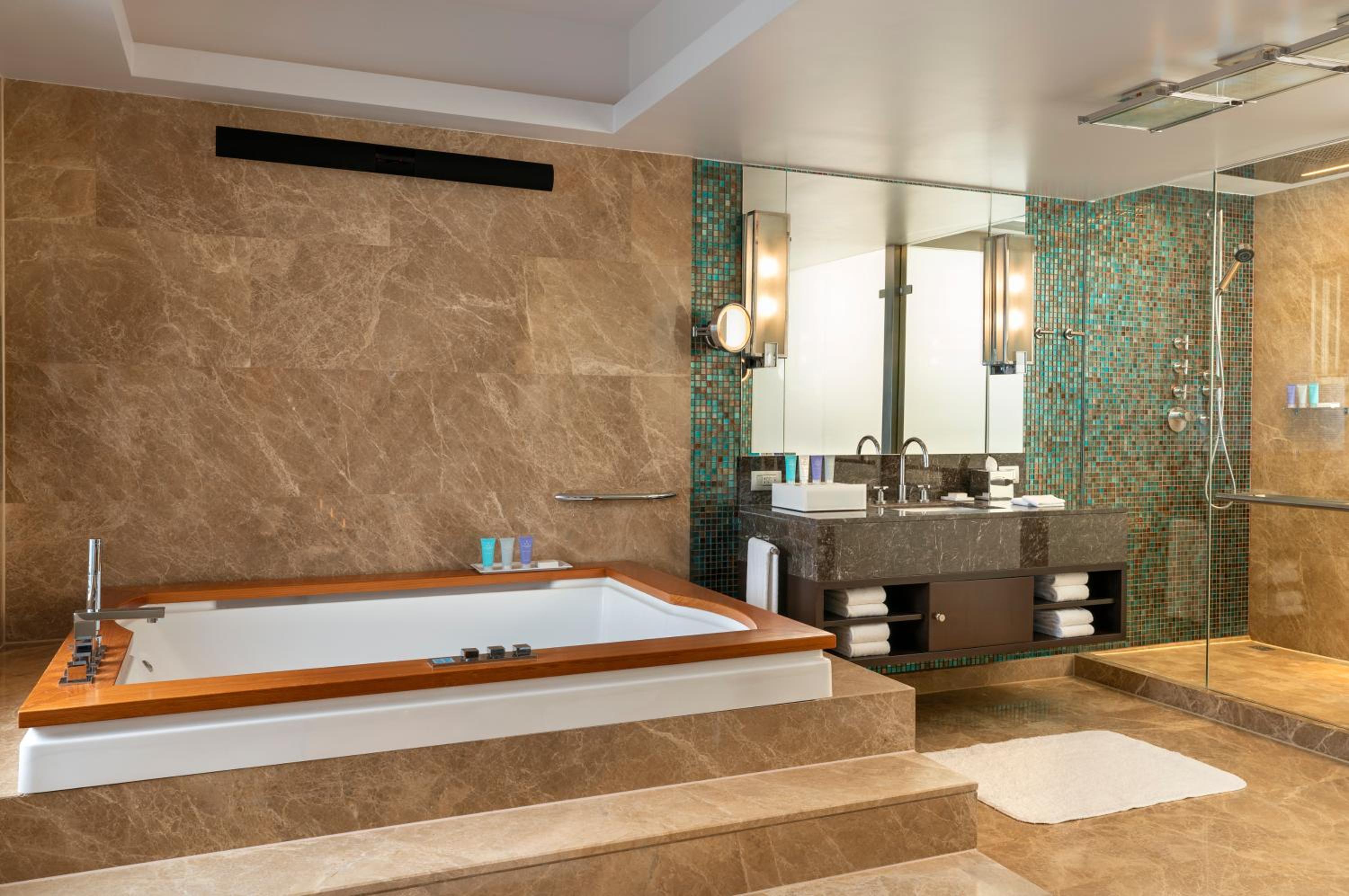 Three Bedroom Presidential Suite thumbnail 6