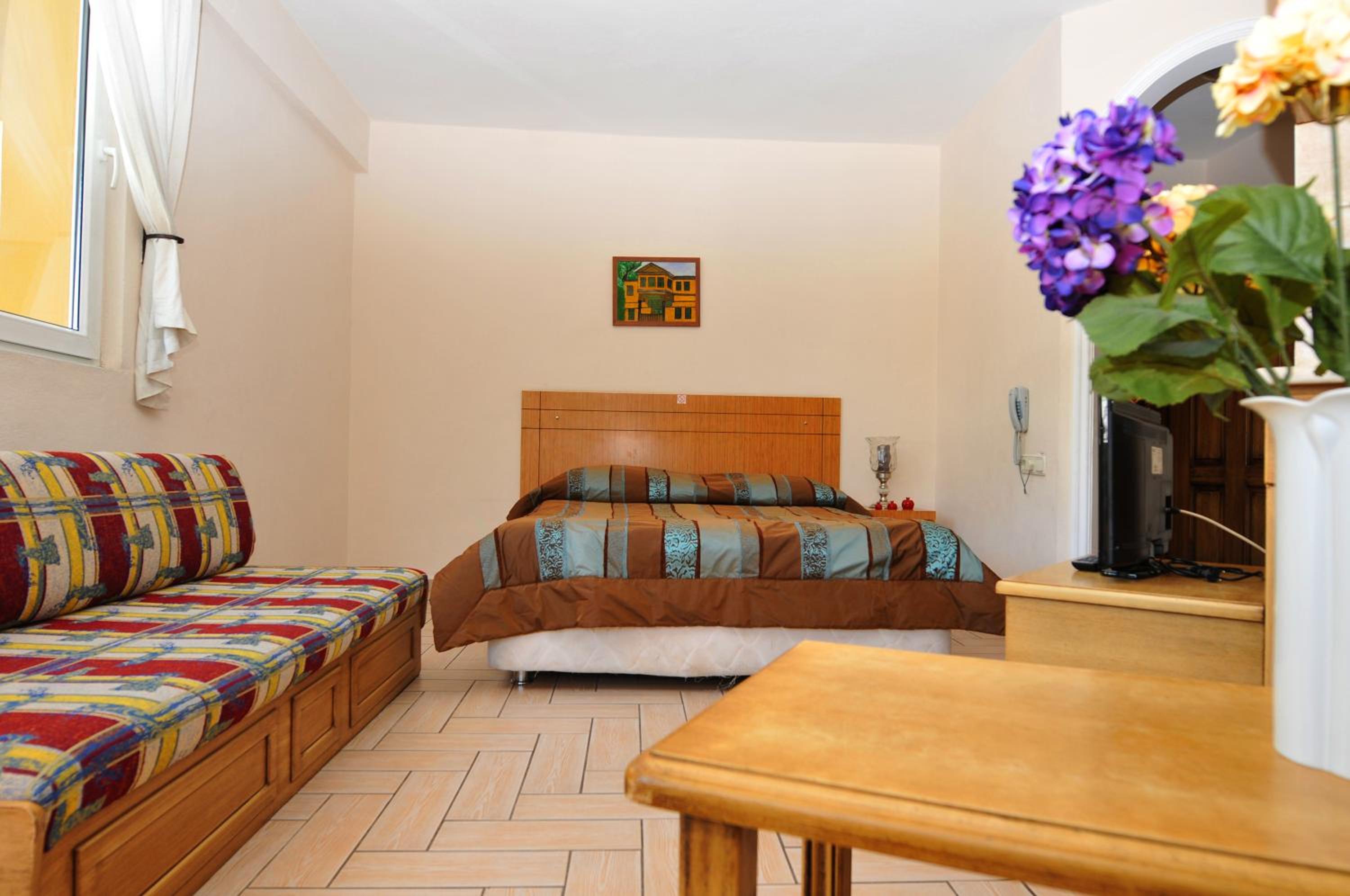 Apartment (3 Adults)