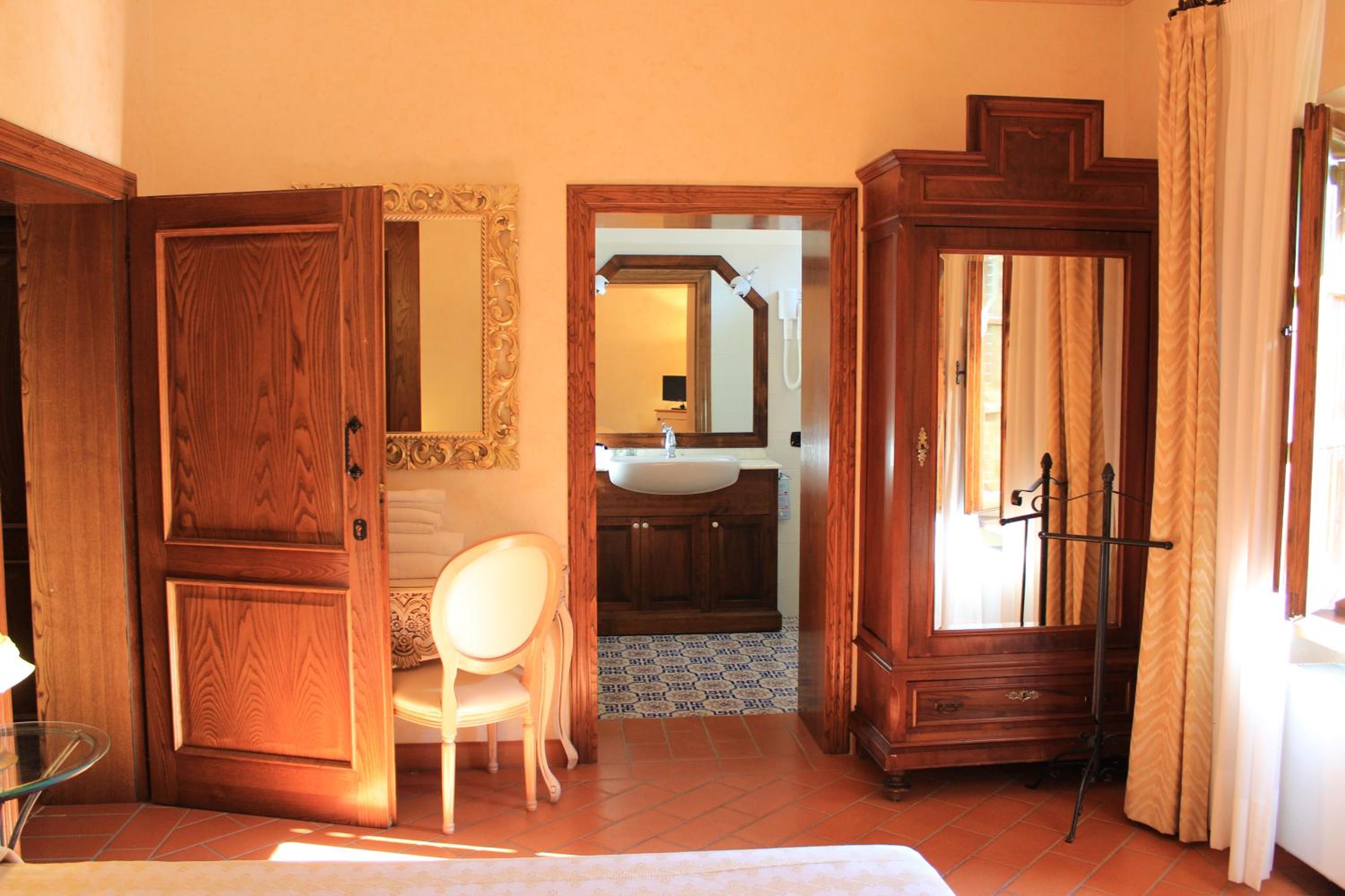 Double Or Twin Room photo 3