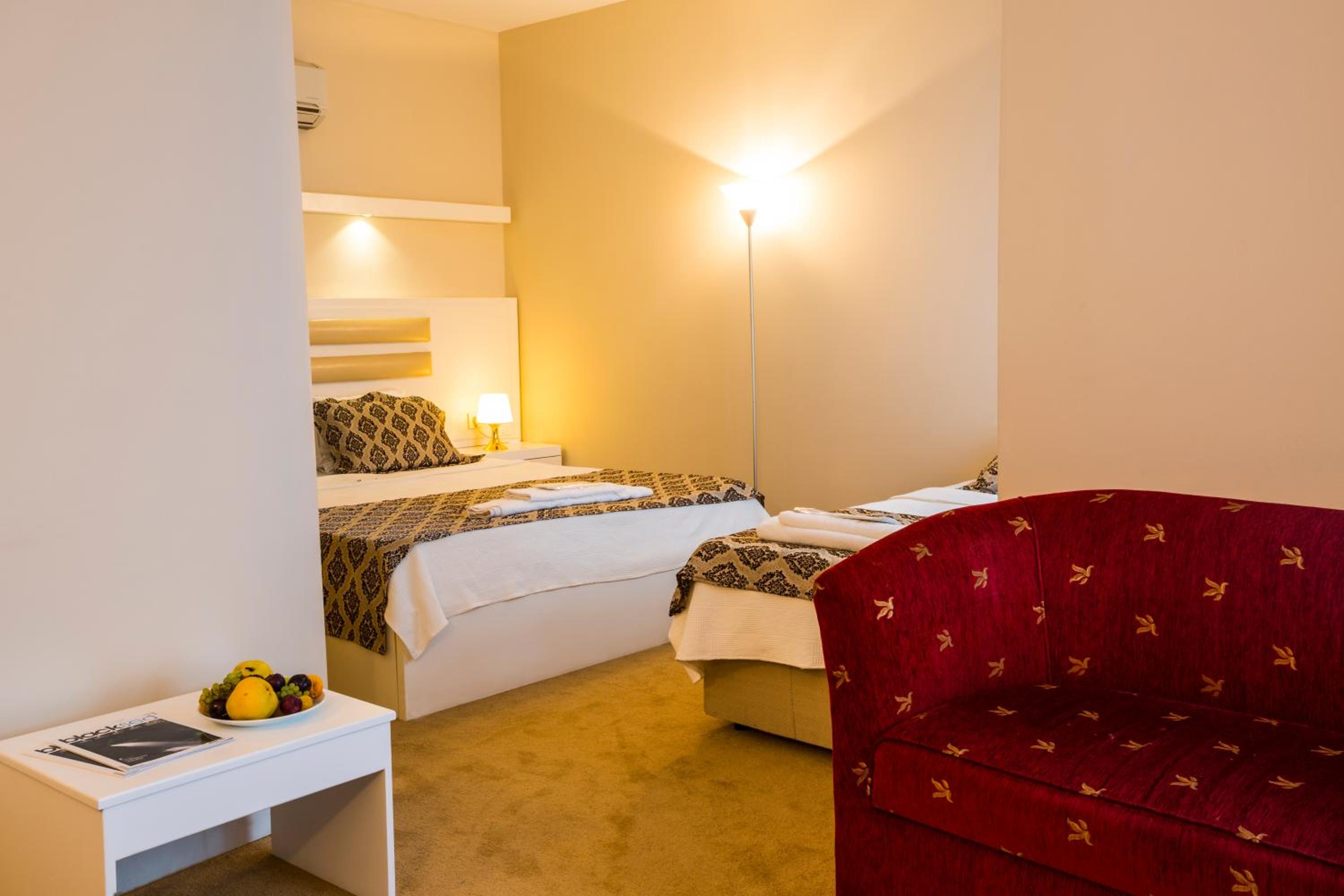 Standard Triple Room - Photo 6