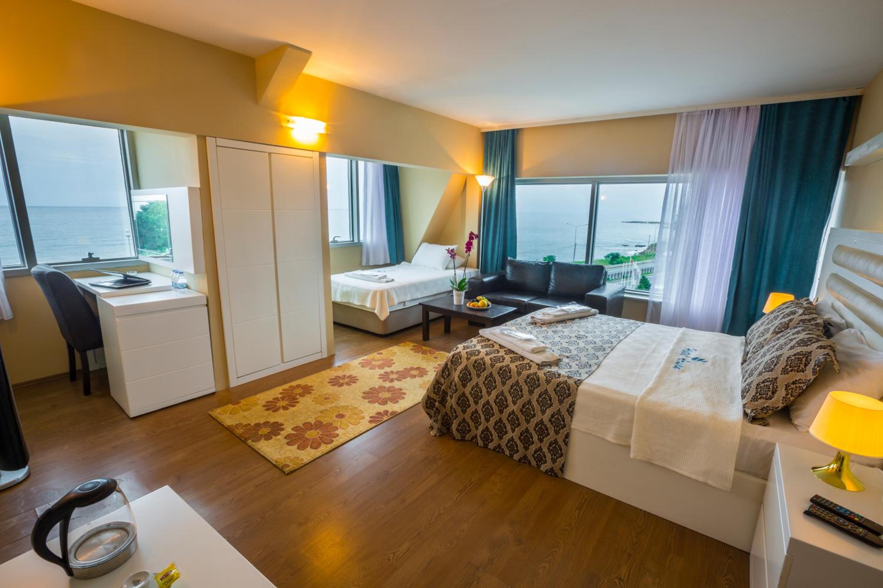 Standard Twin Room - Photo 1
