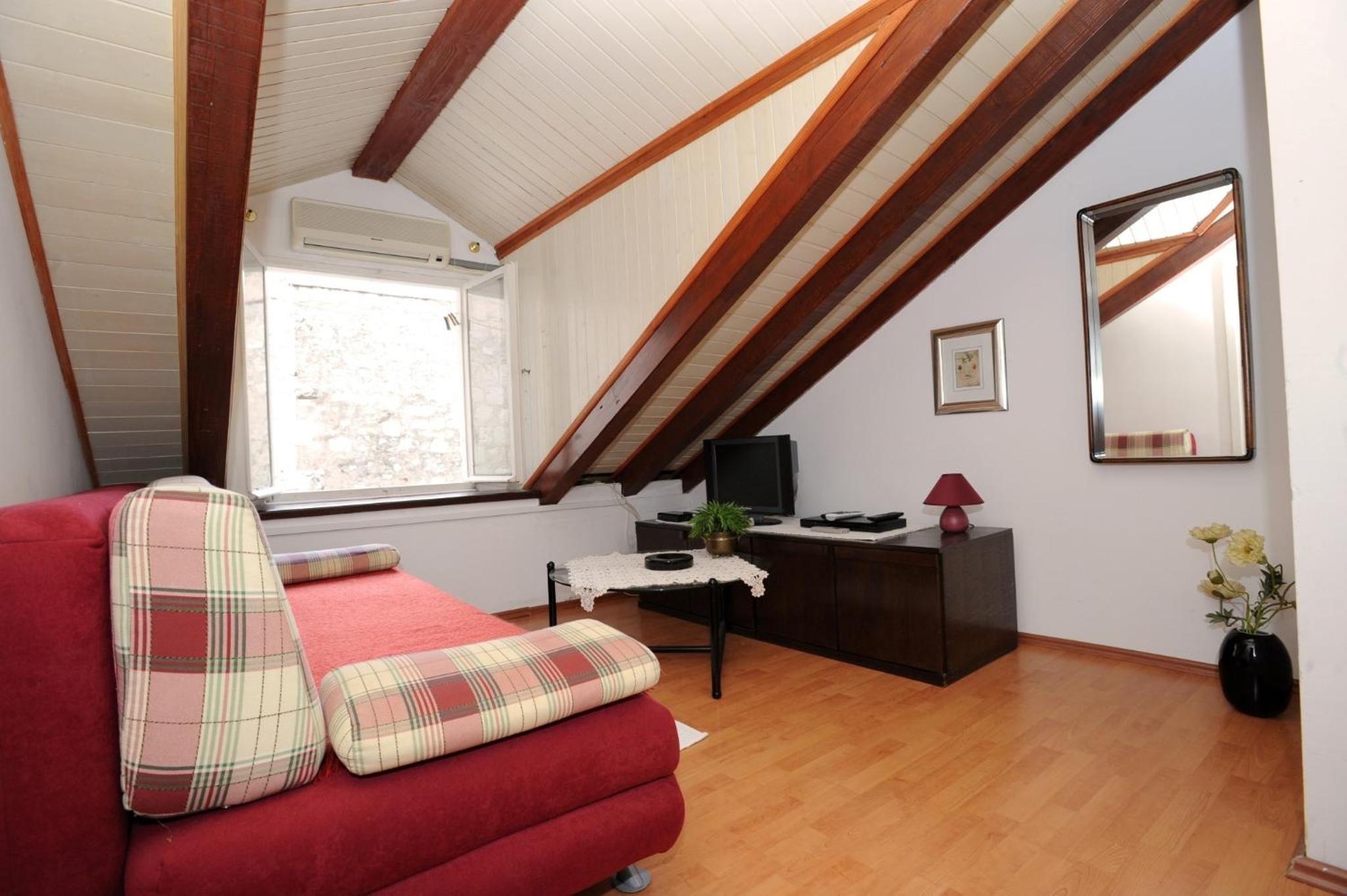 One-Bedroom Apartment (3 Adults)