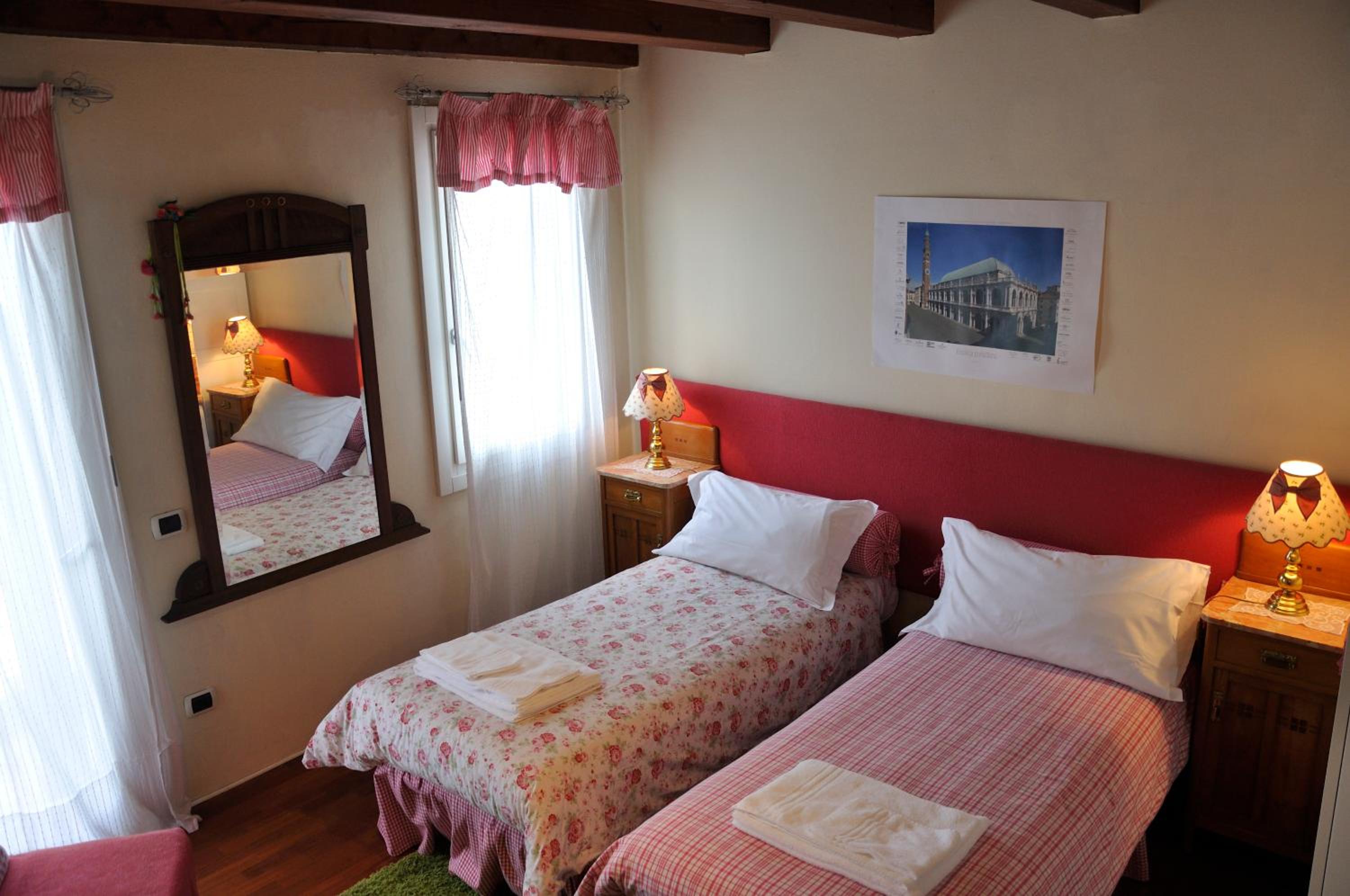 Double or Twin Room photo 3