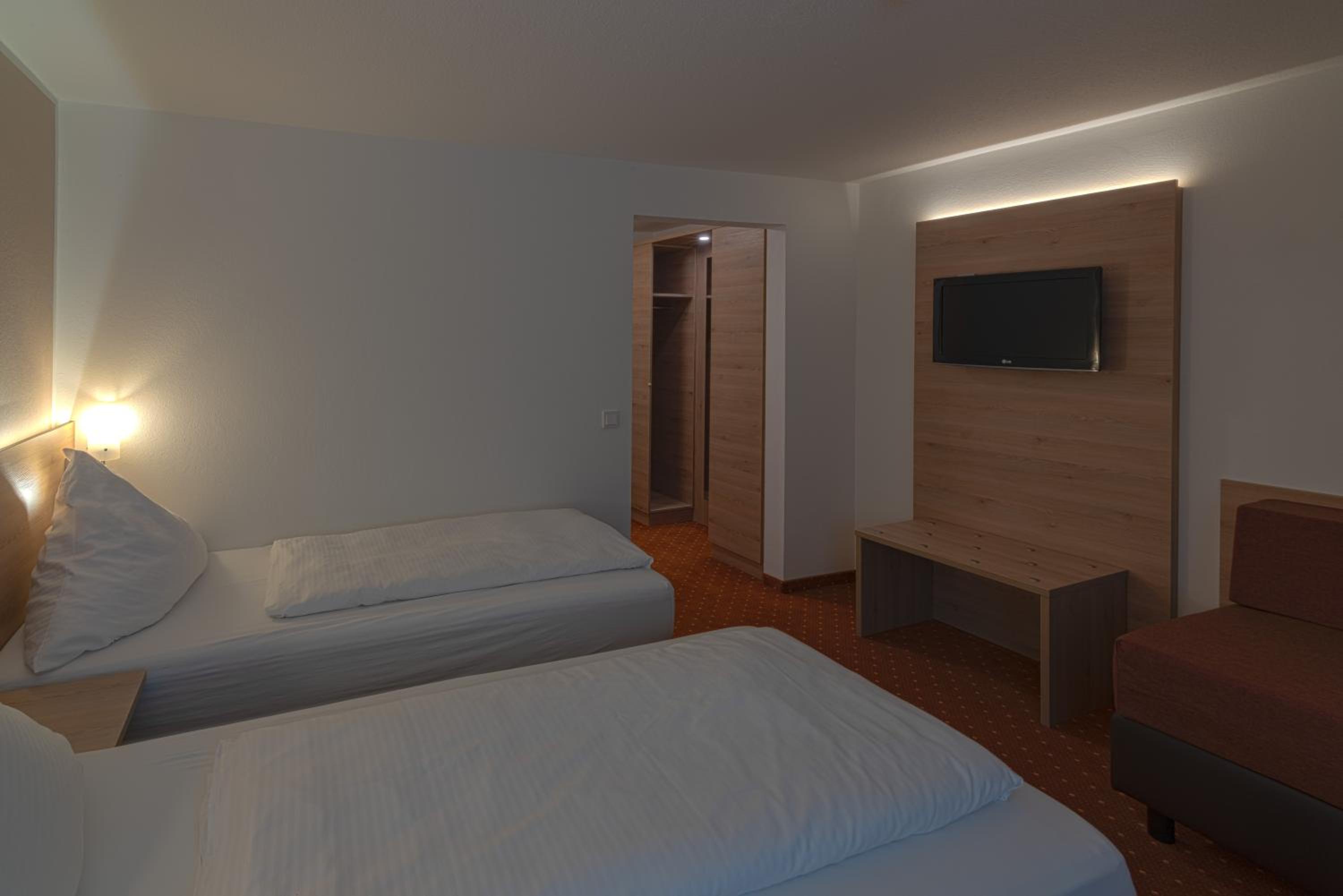 Triple Room with Shower photo 3