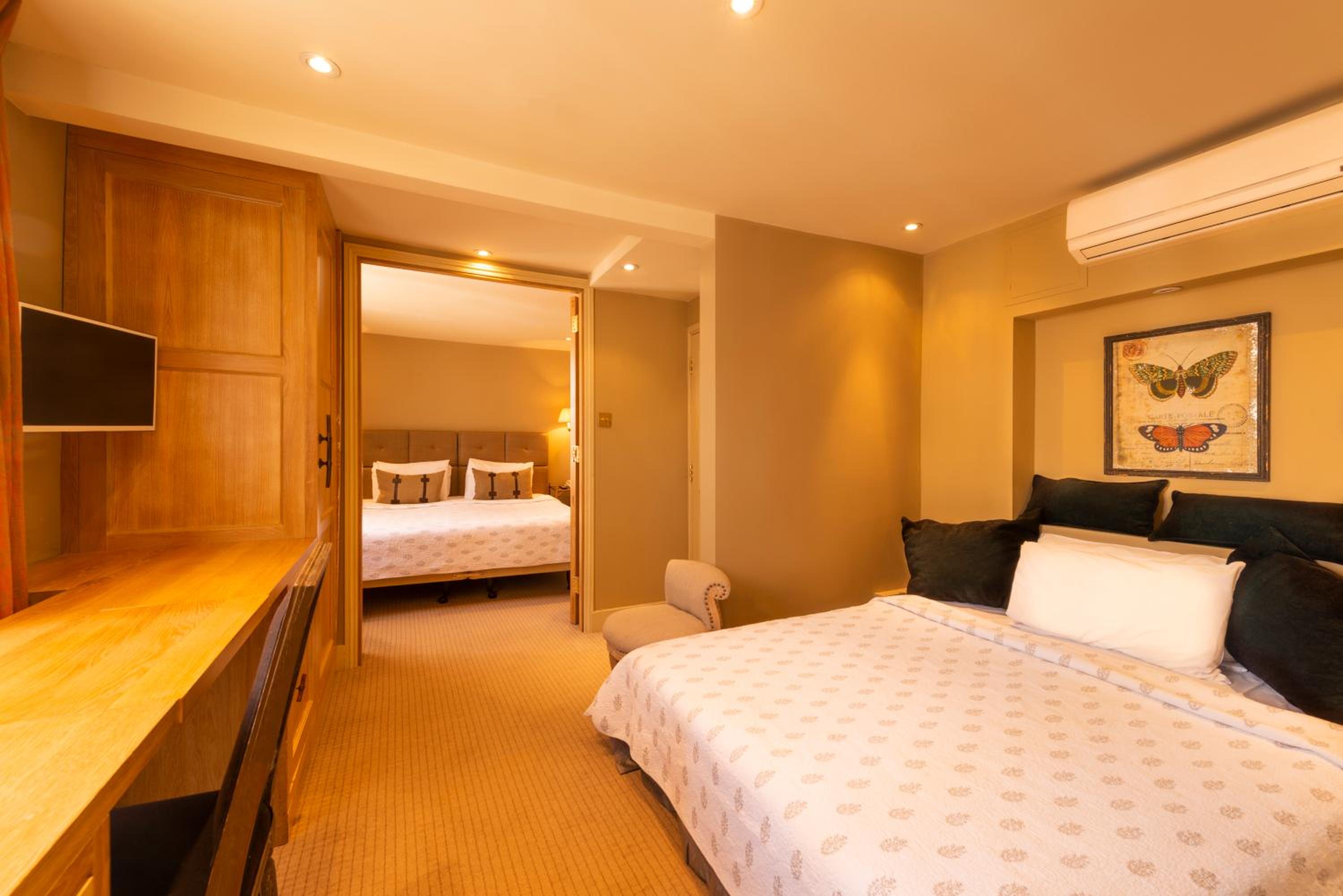 Queen Room photo 3
