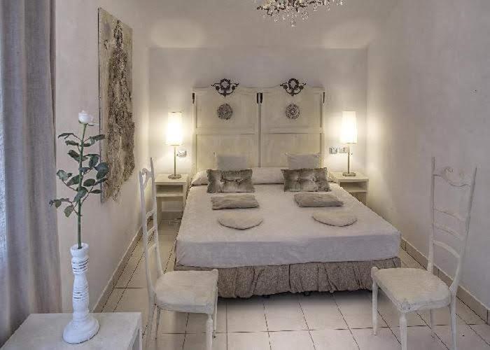 Double Room - Photo 14