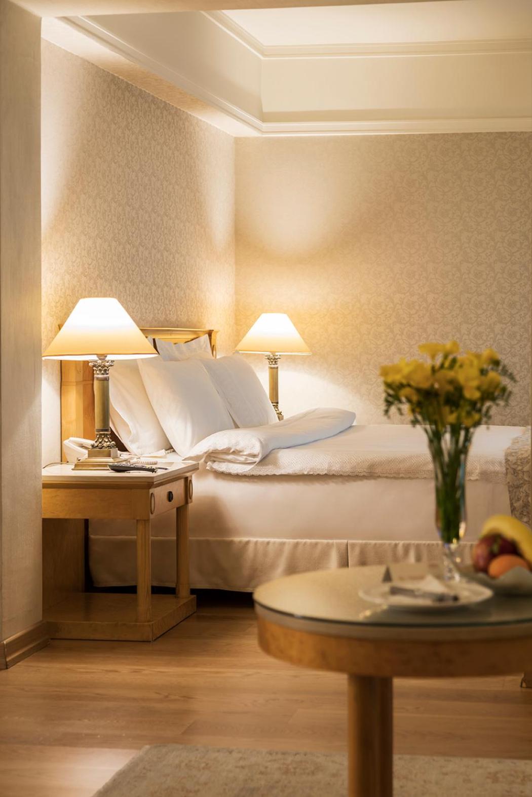 Junior Suite with 1 Queen-Size Bed and Sofa Bed - Photo 1