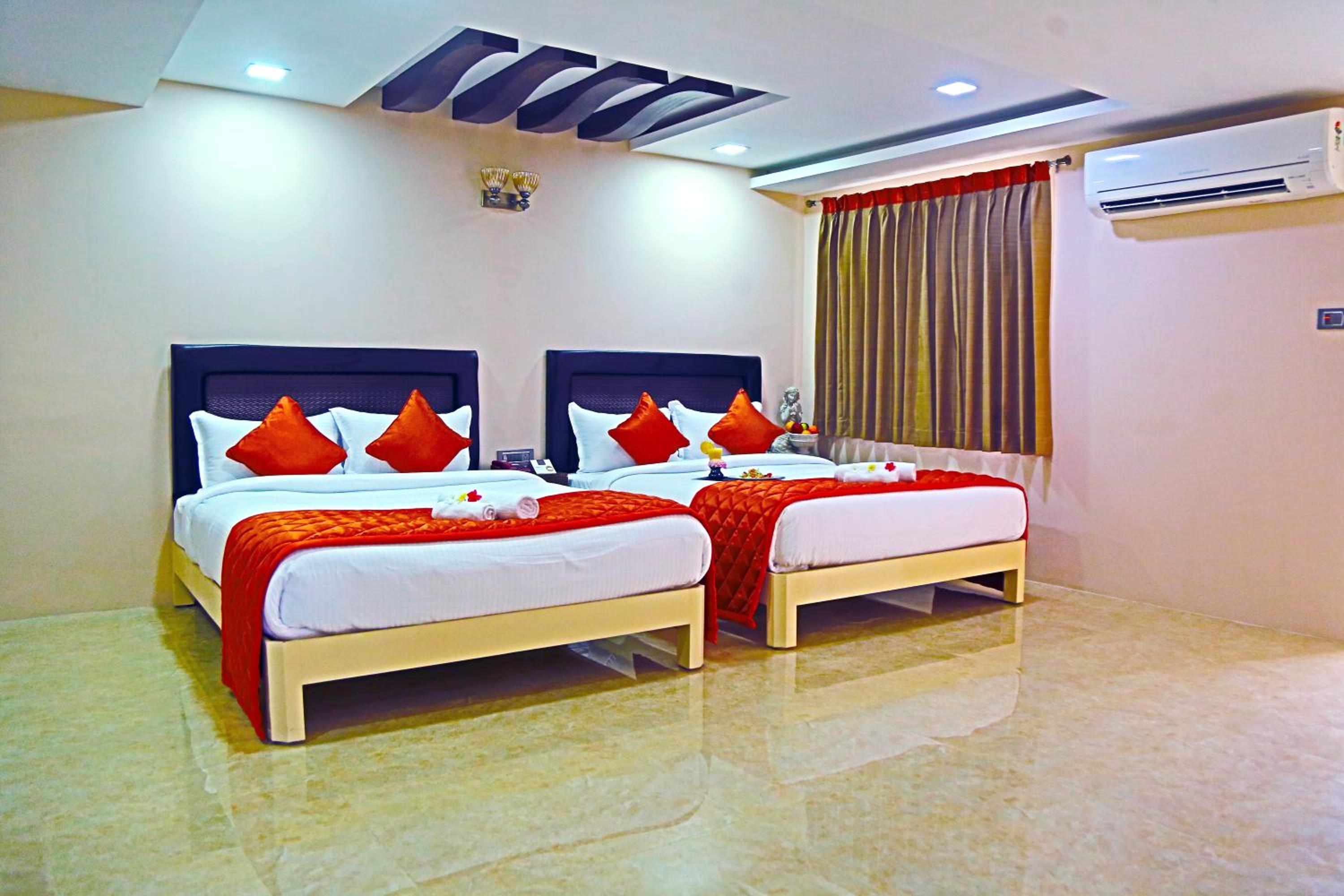 Queen Suite with Garden View photo 3