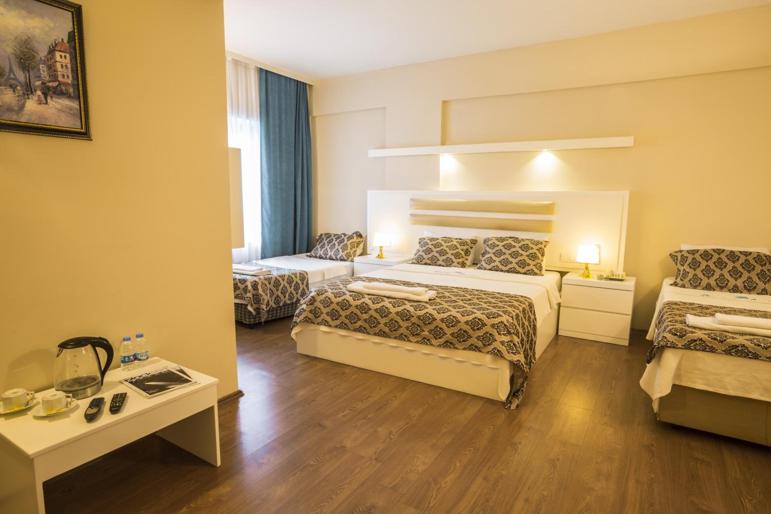 Standard Quadruple Room - Photo 4
