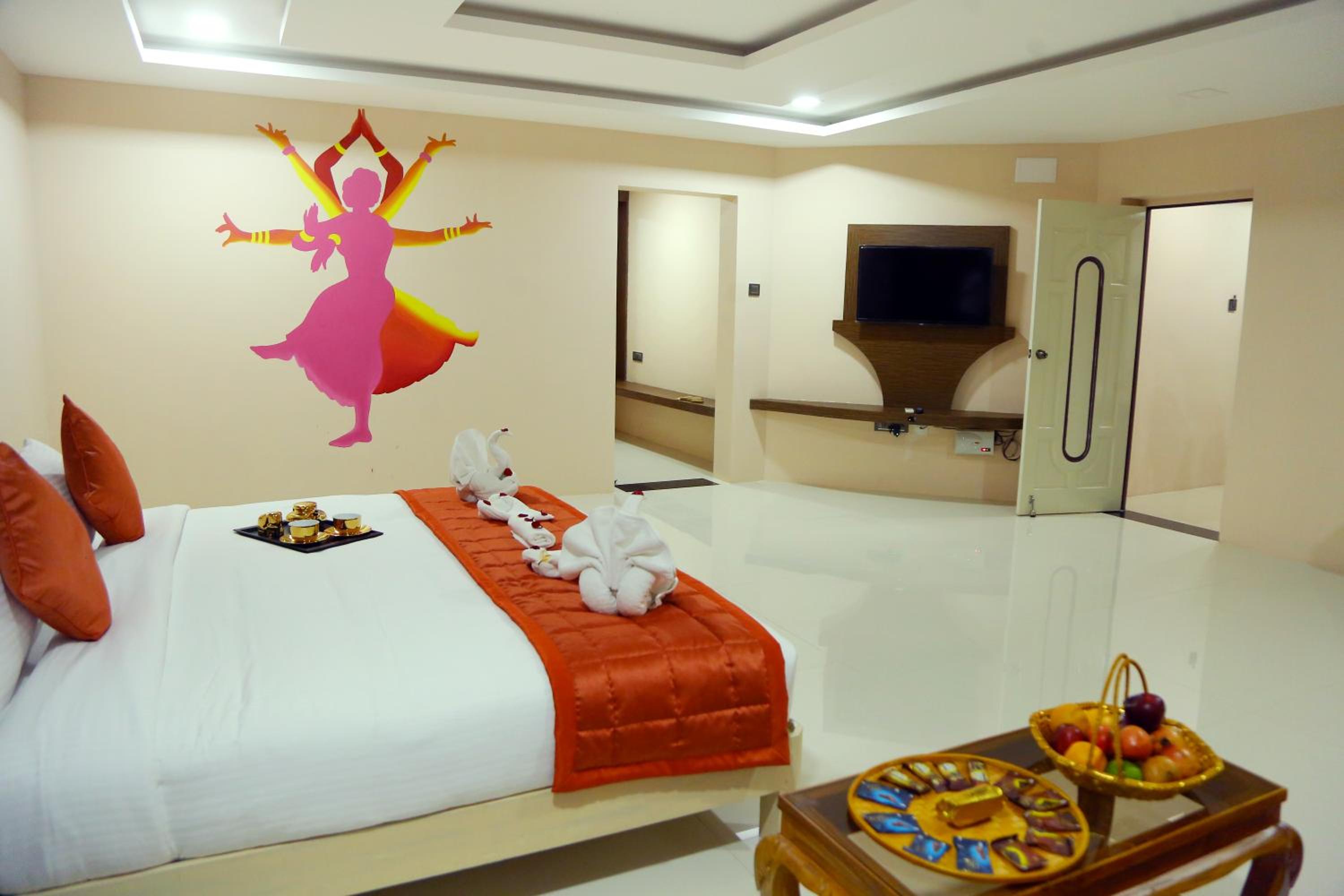 King Suite with 24 Hours Check in Check Out  photo 3
