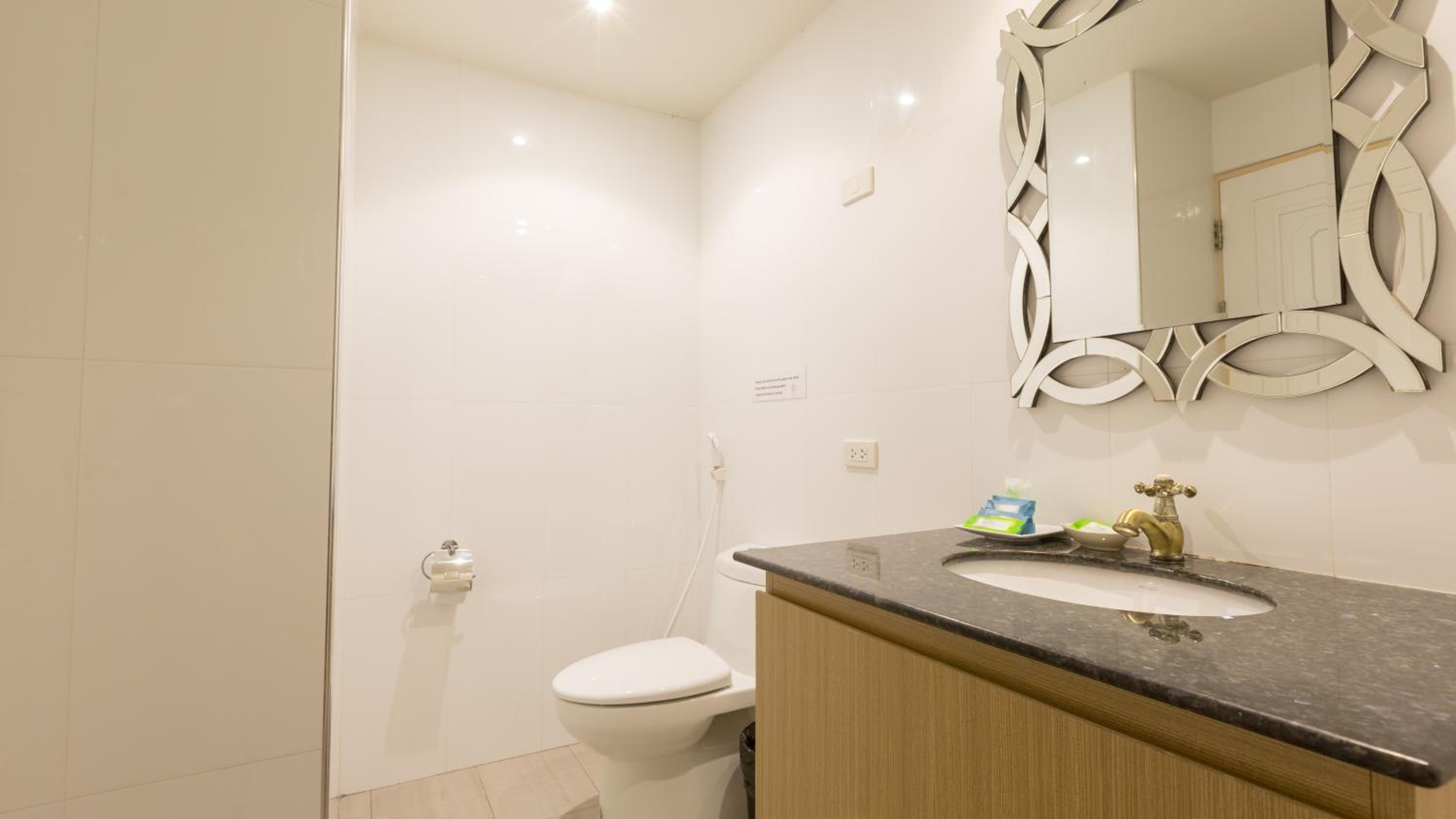 Twin Room with Balcony photo 2