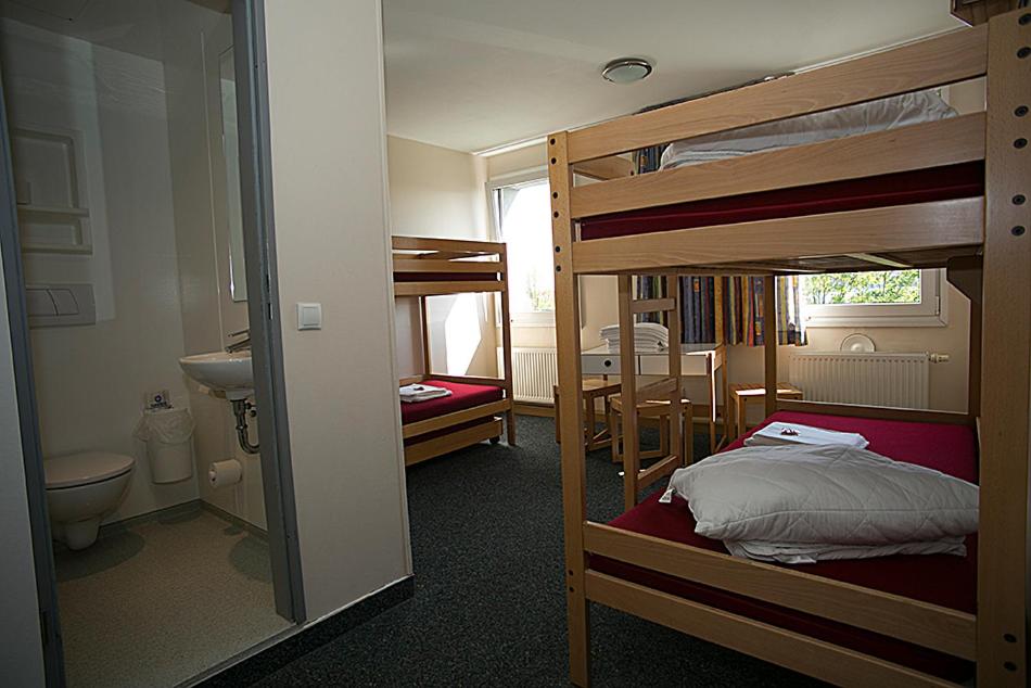 Quadruple Room with Private Bathroom photo 3