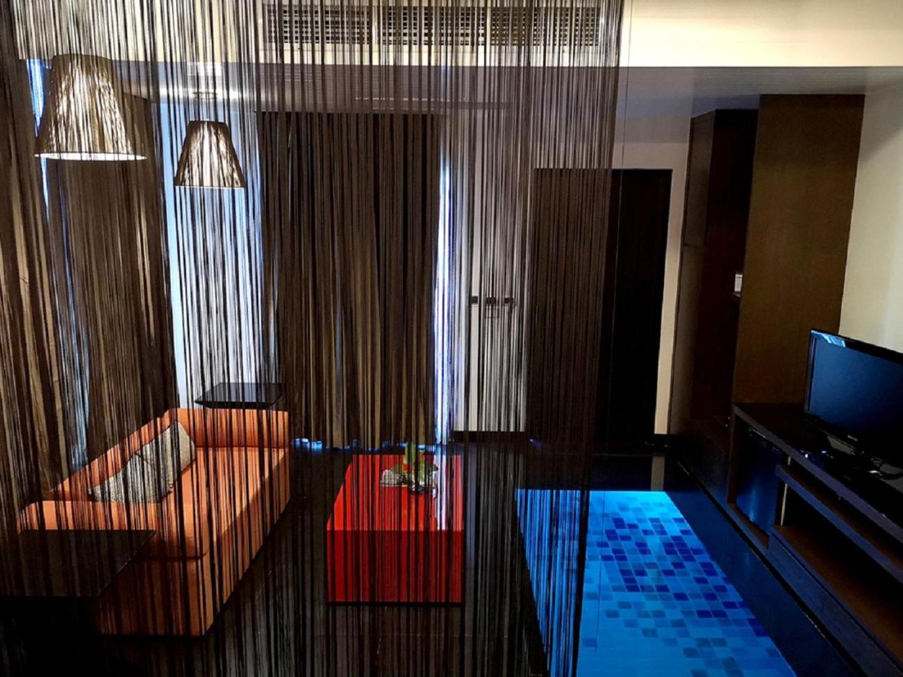 Deluxe King Room with Pool Access