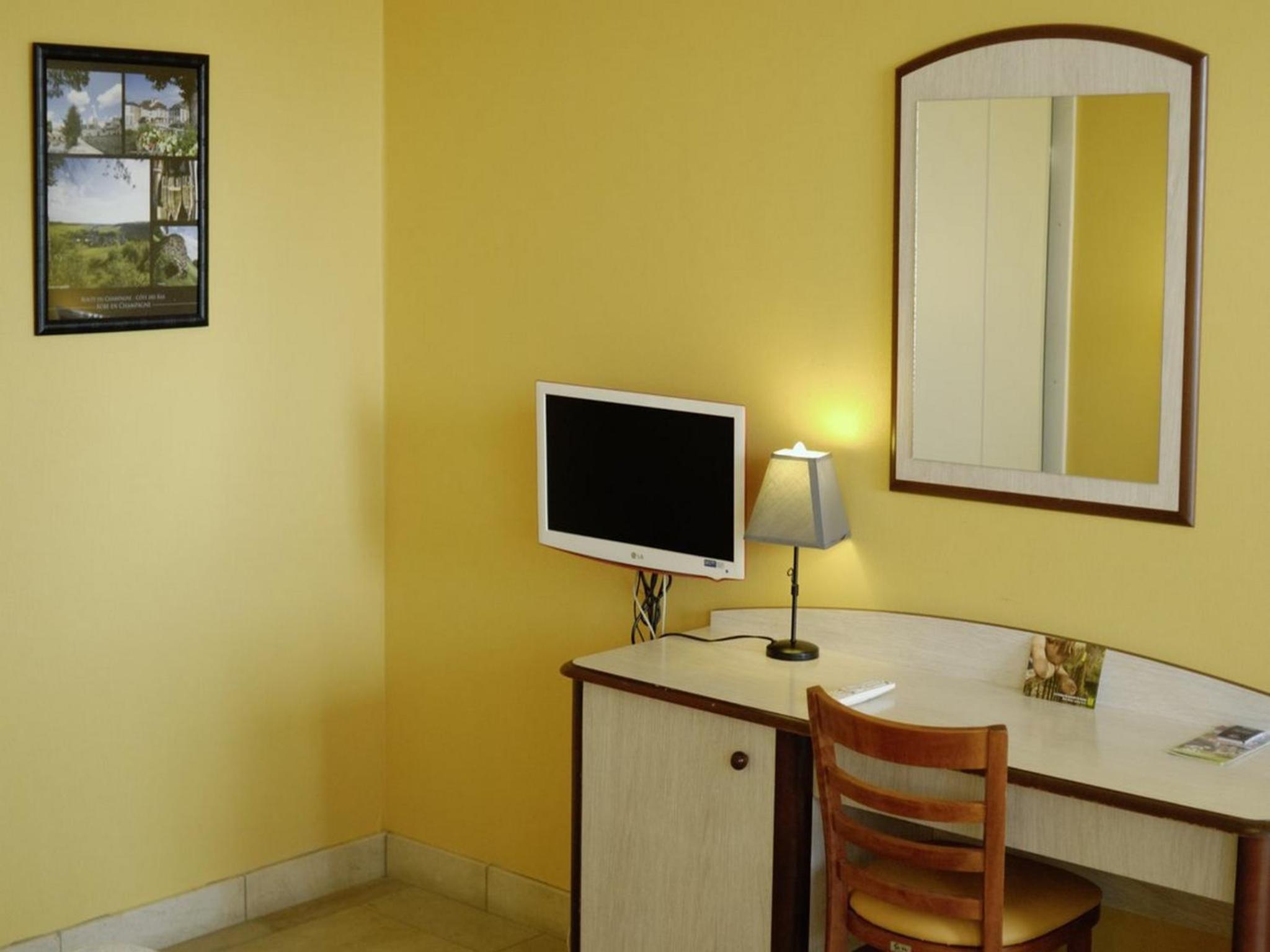 Standard Double Room - Photo 4