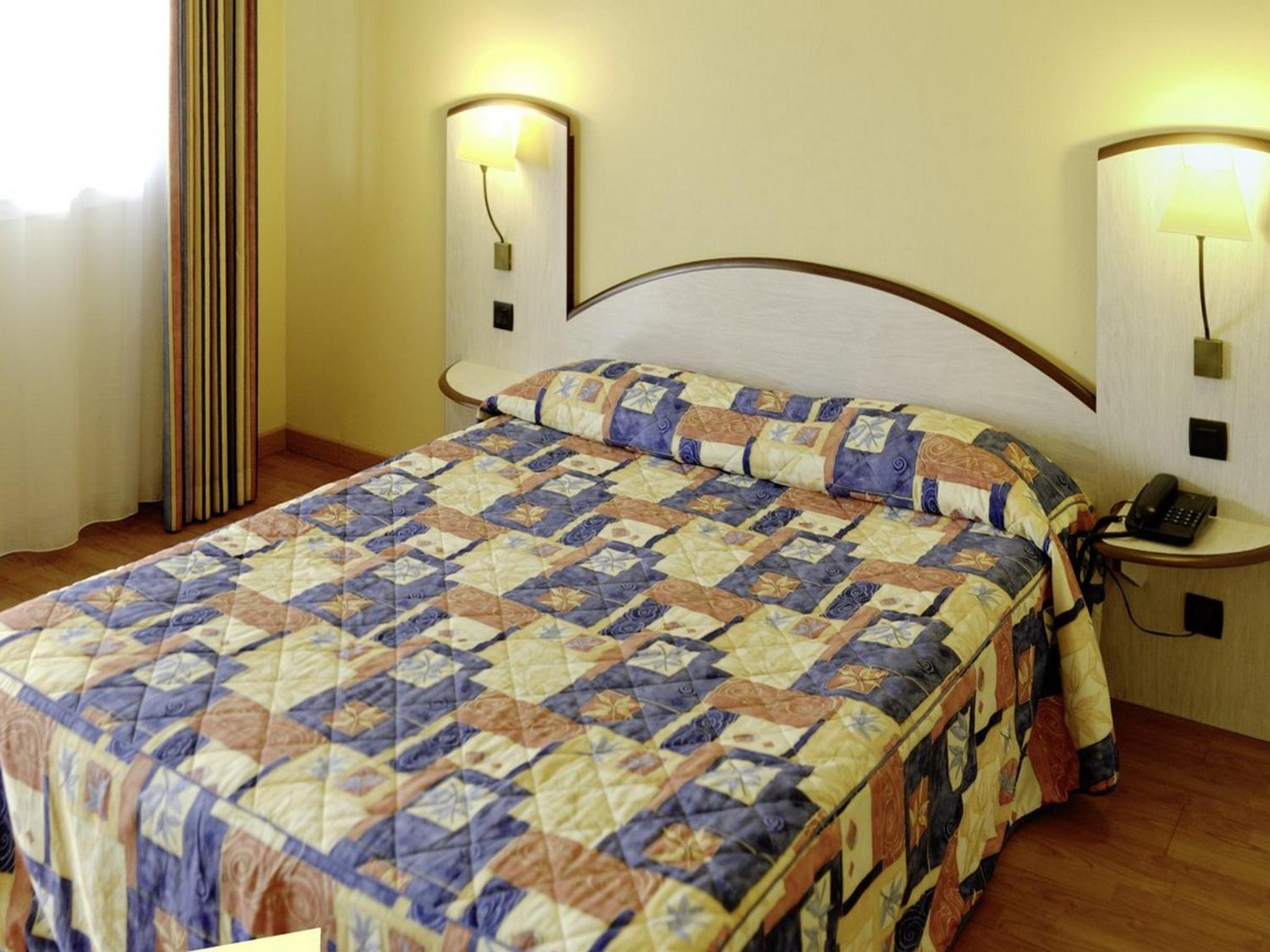 Standard Double Room - Photo 3