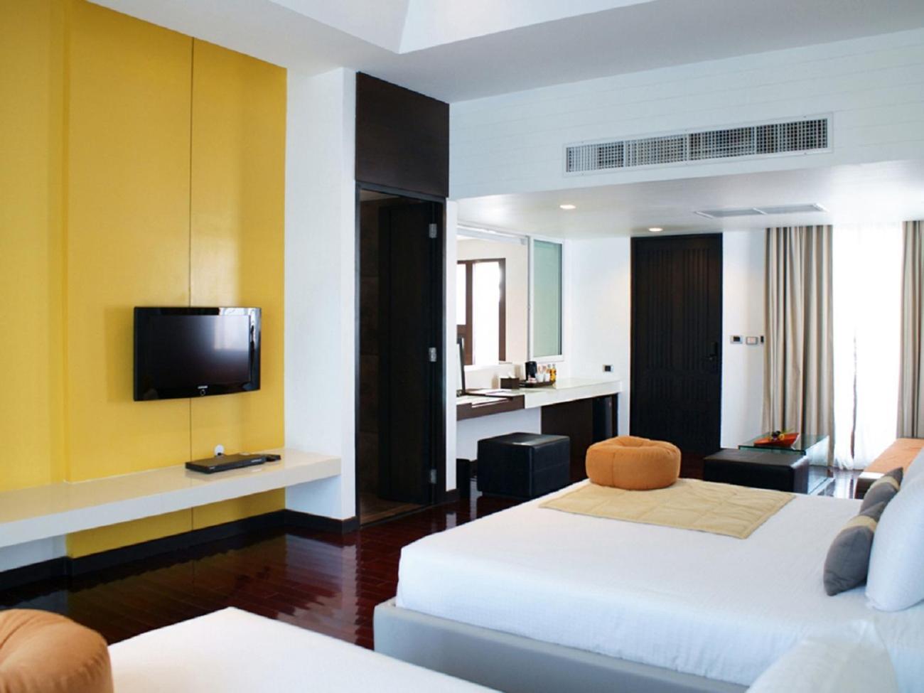 Deluxe Twin Room with Pool View