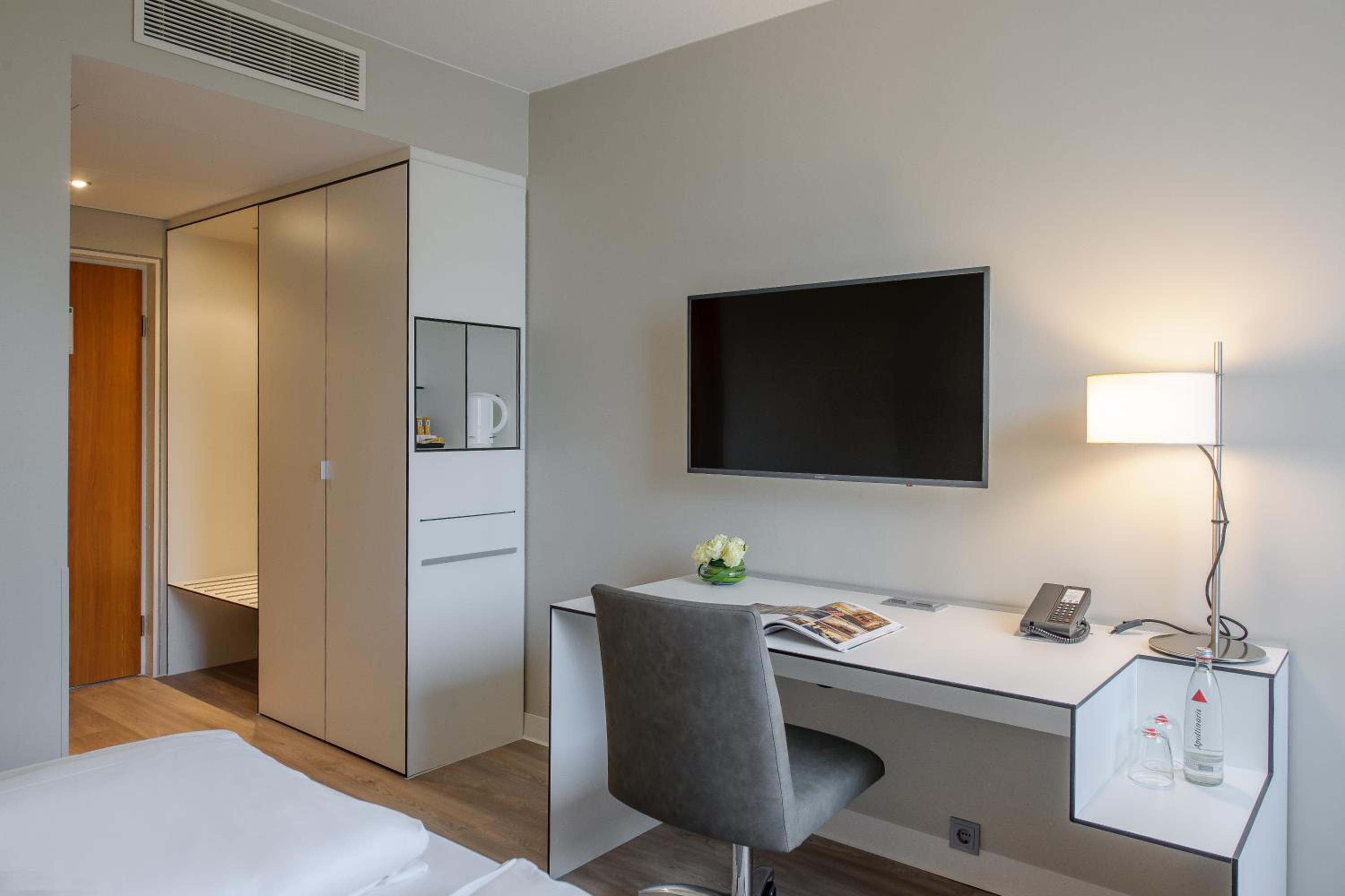Standard Double Room - Photo 9