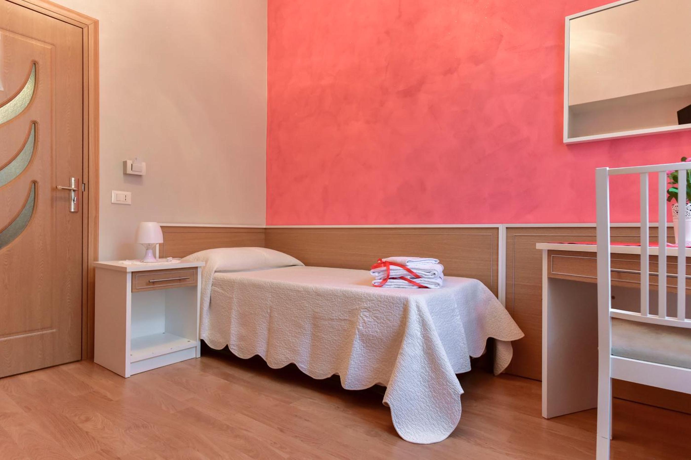 Standard Single Room with Shared Bathroom