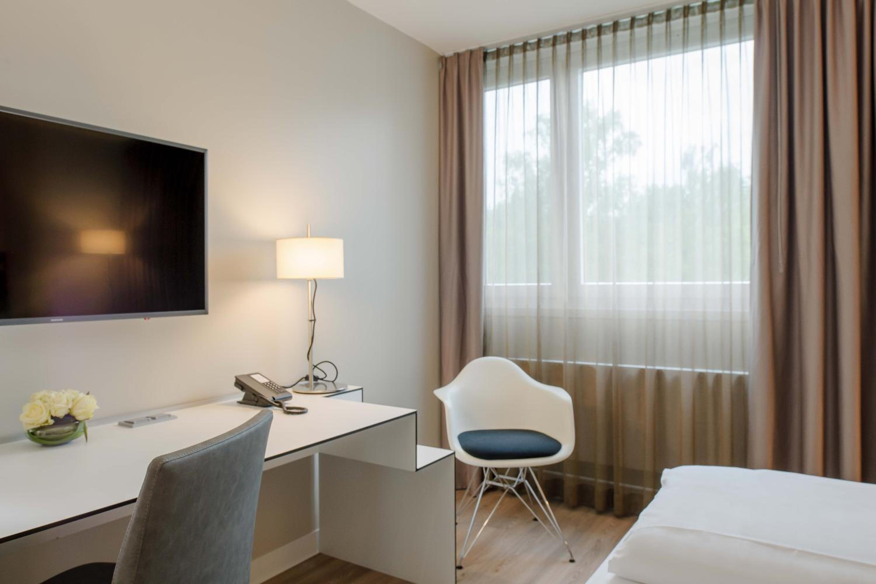 Standard Twin Room - Photo 3