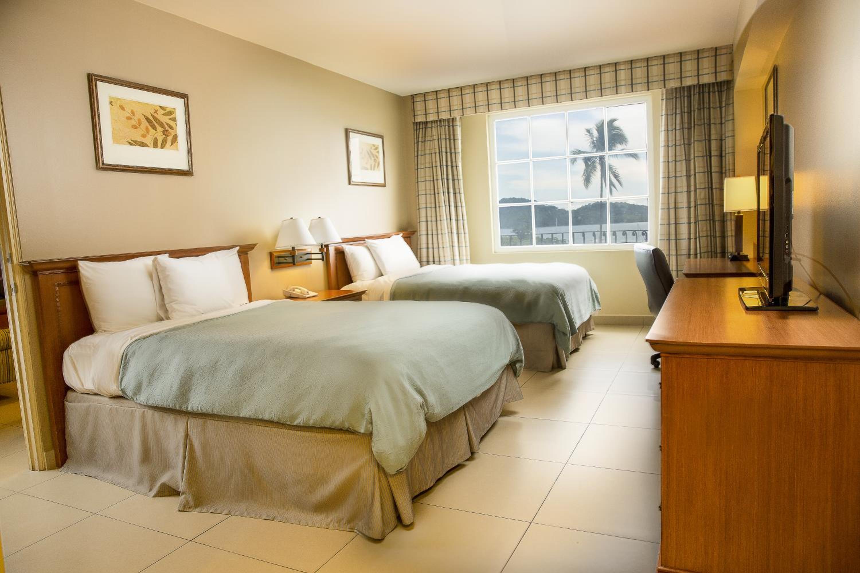 Queen Room with Two Queen Beds and Ocean View - Non-Smoking