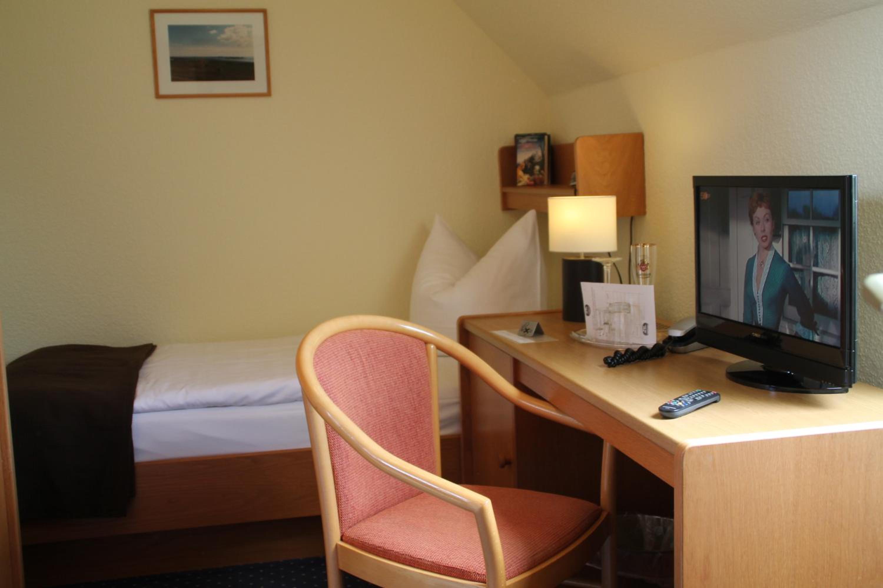 Small single room upper floor (without elevator) photo 1