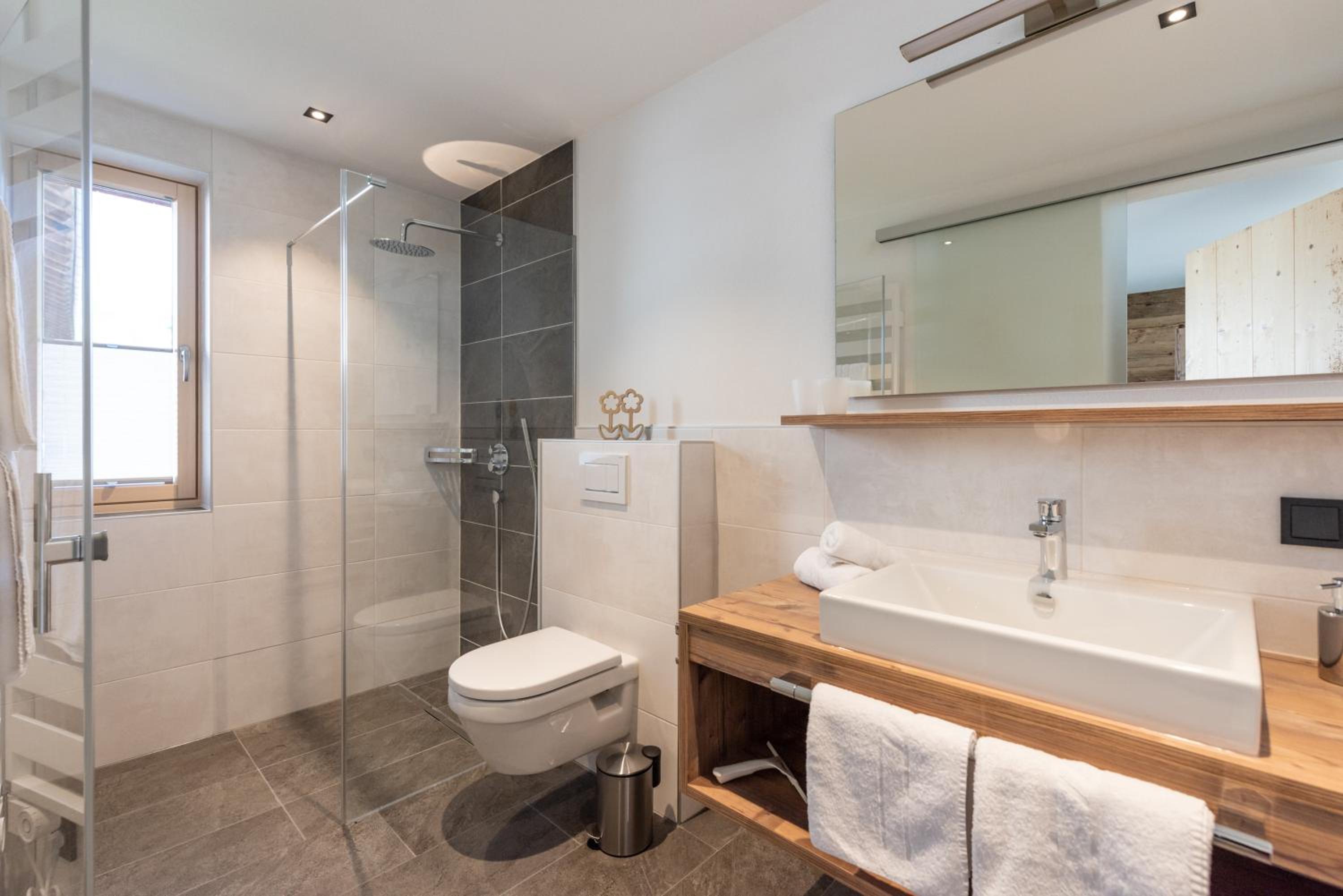 Two-Bedroom Apartment with 2 Bathrooms  photo 2