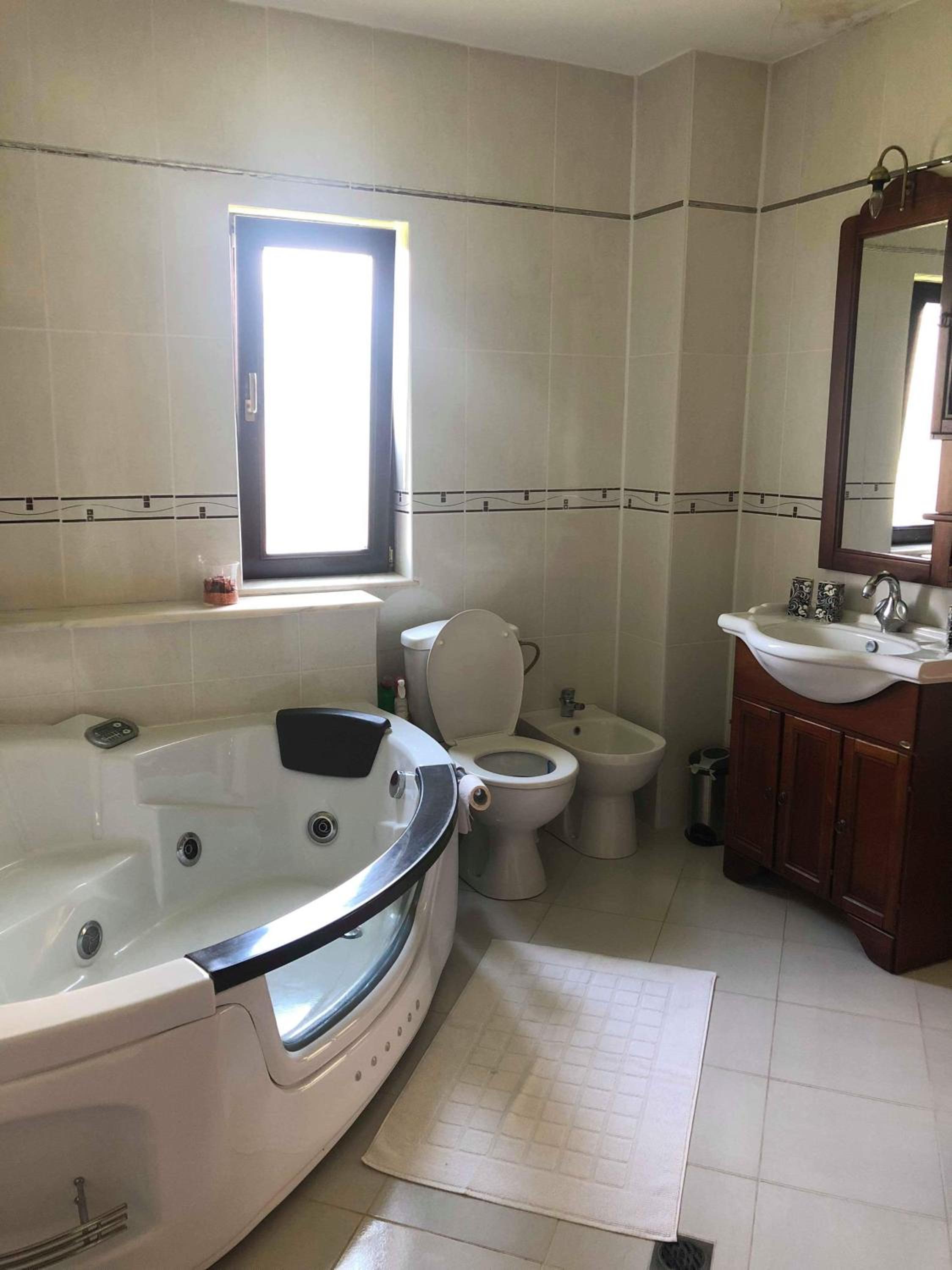Double Room with Private Bathroom photo 3