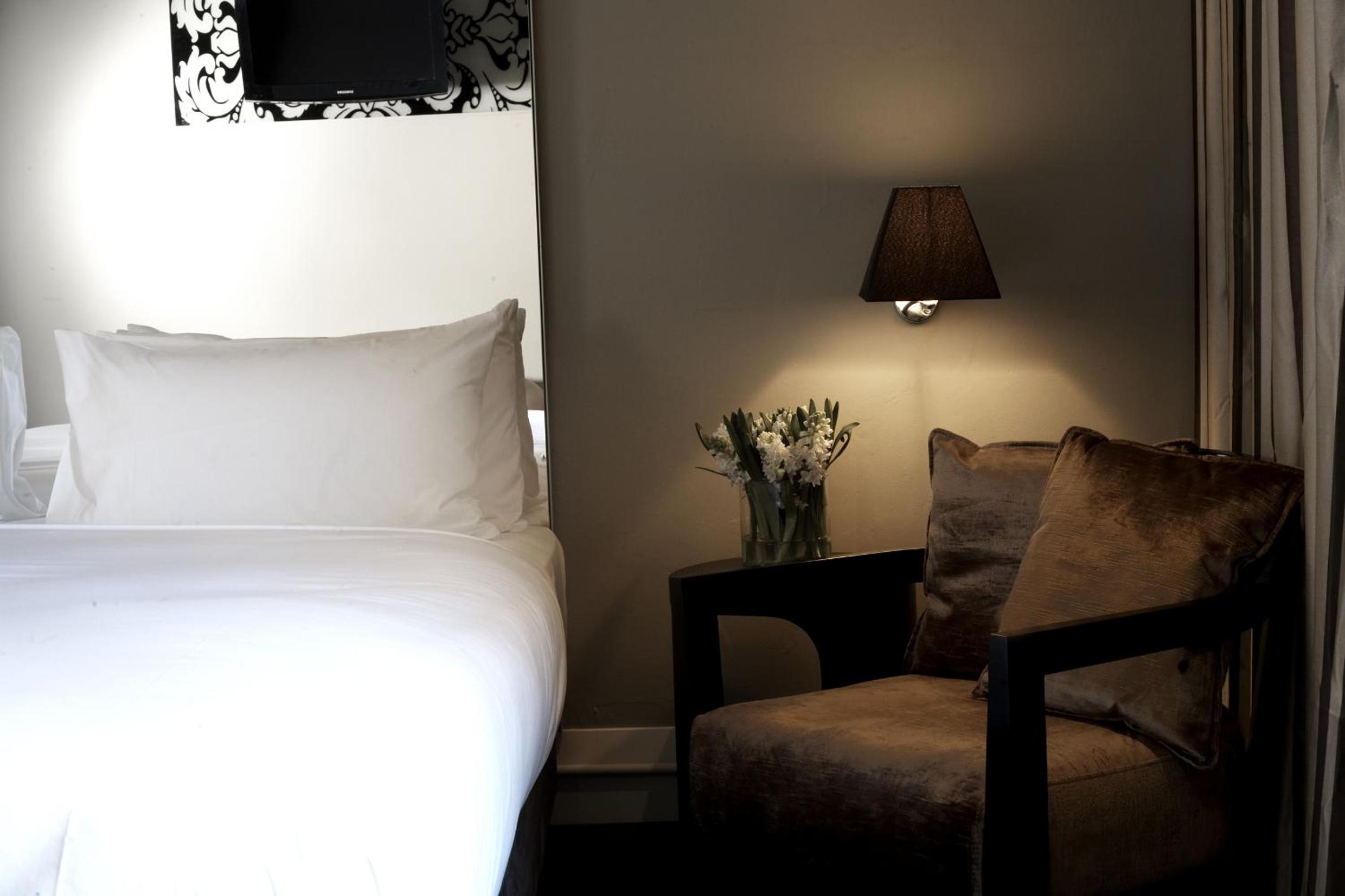 Superior Double Room thumbnail 6
