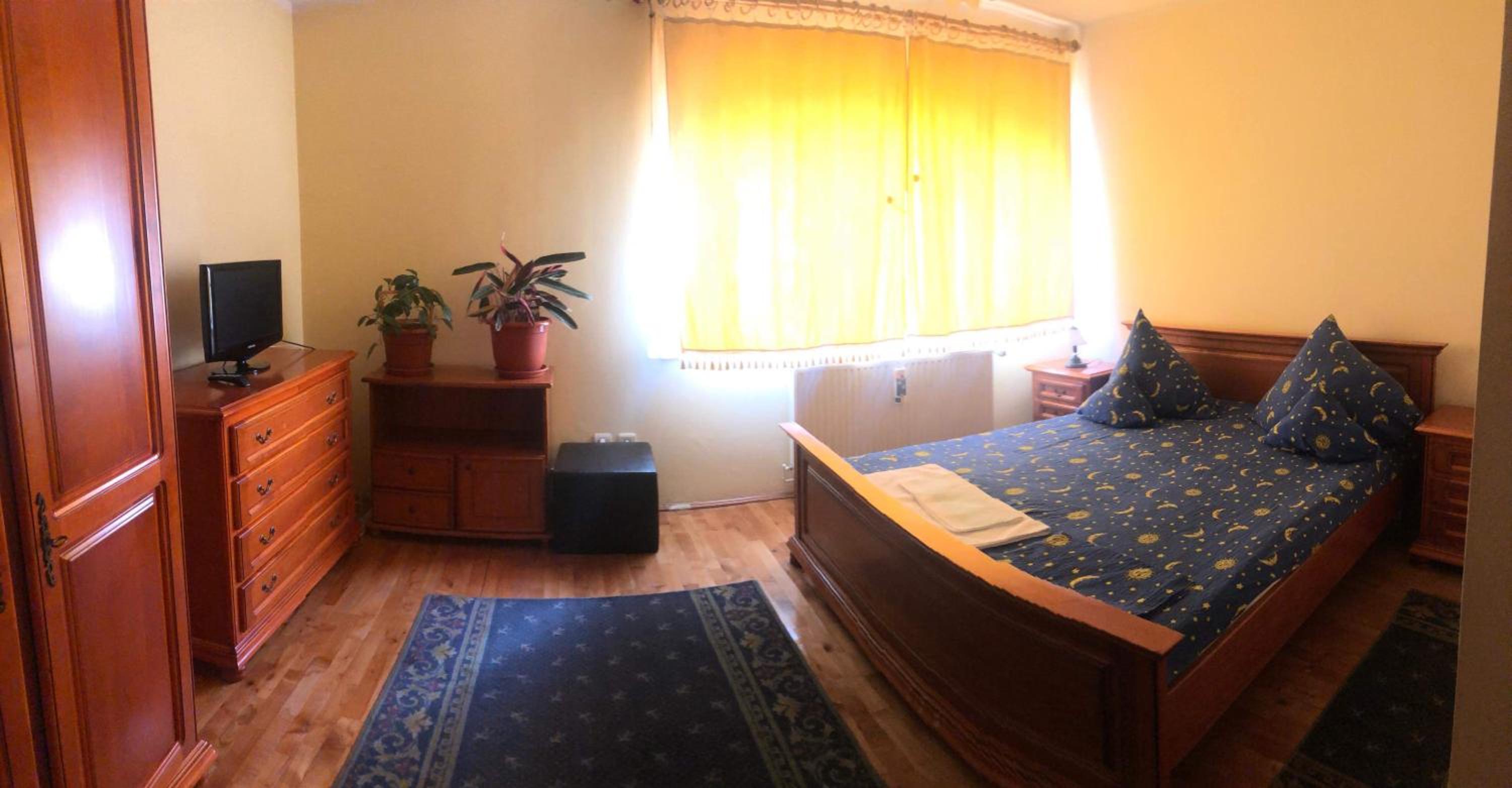 Double Room with Shared Bathroom photo 3