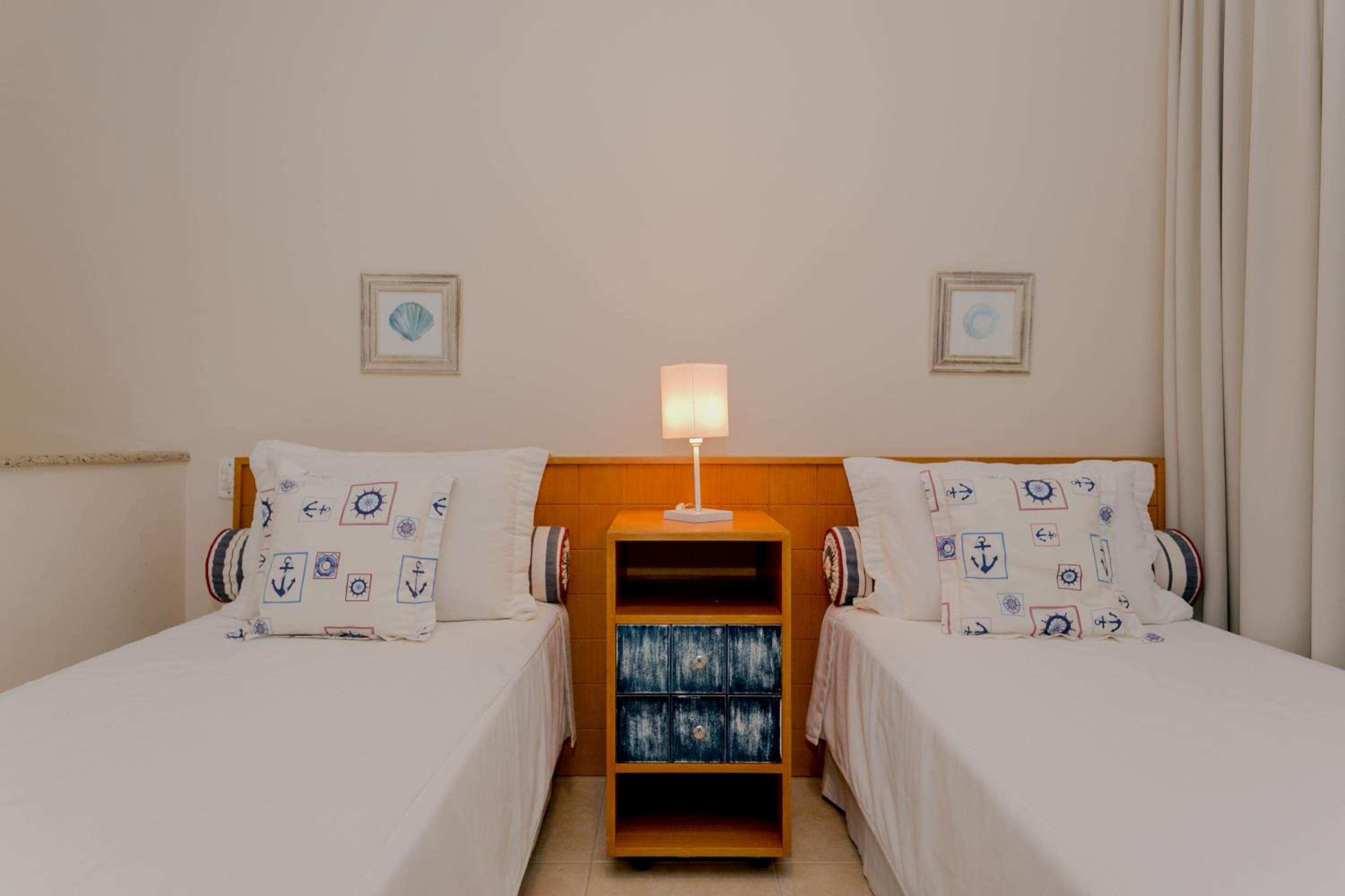 Quadruple Room with Mountain View photo 2